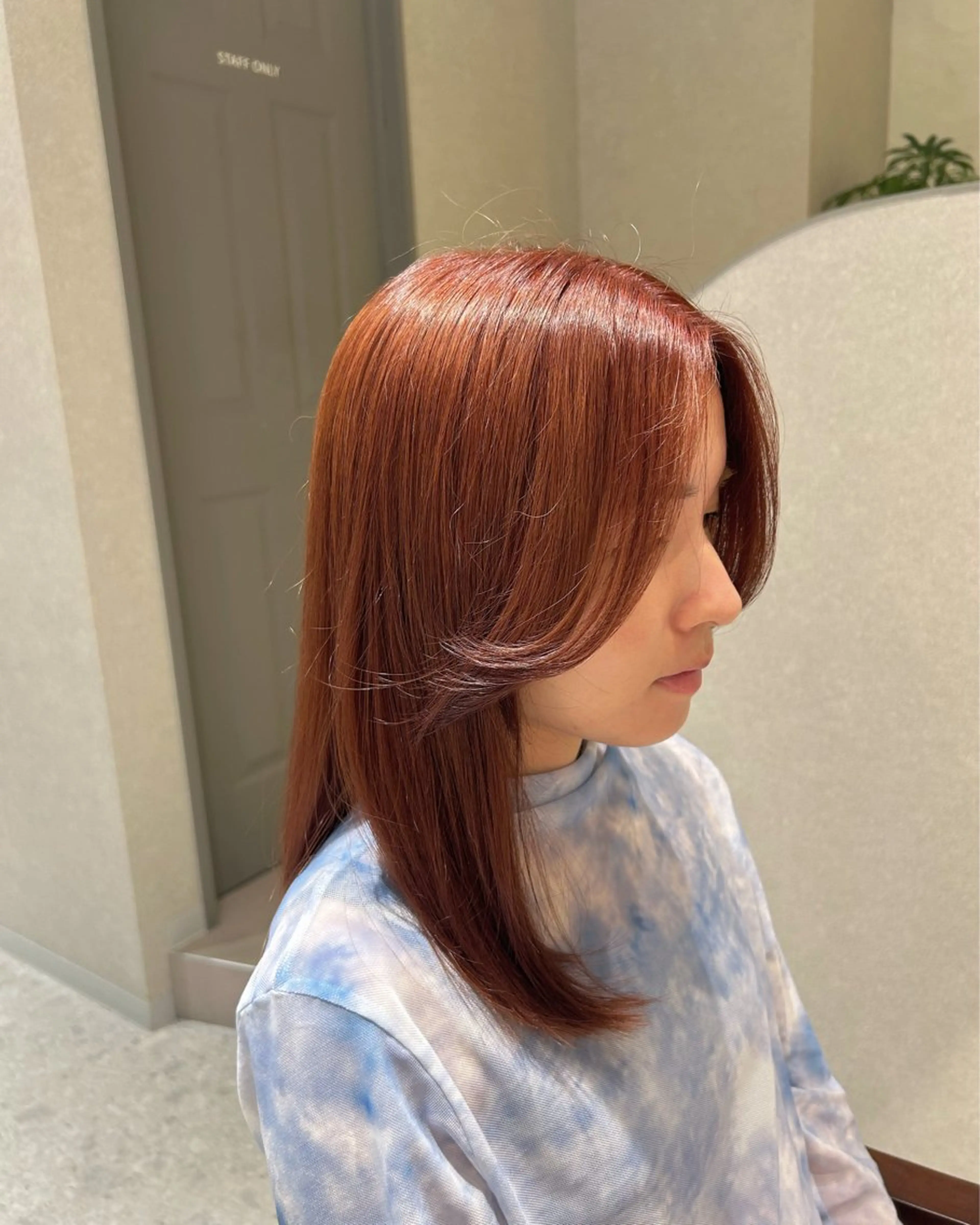 セミロング カラー ブラウンカラー オレンジ LOVESTOIKE 井上つぐみ/透明感のヘアスタイル