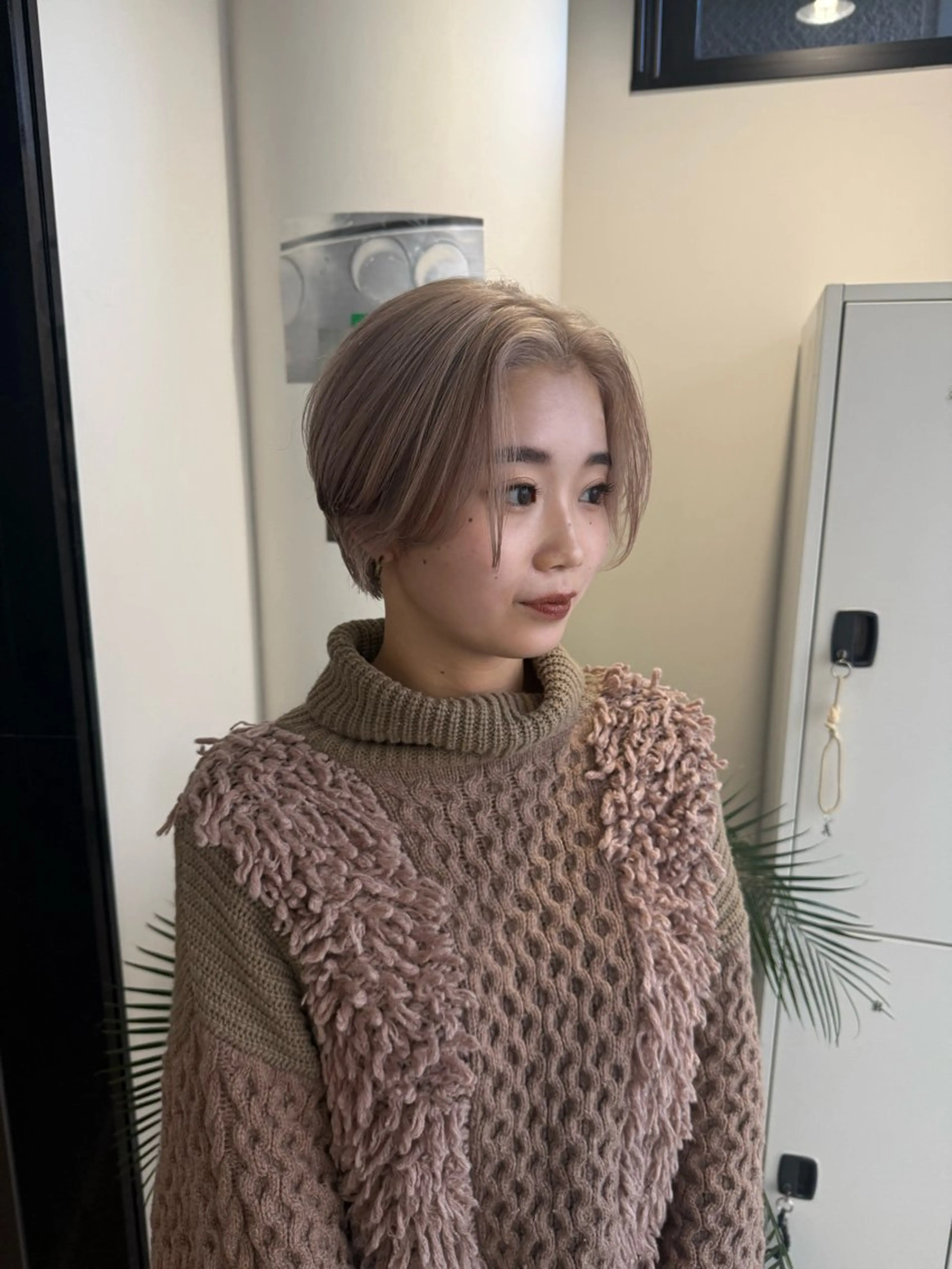 ショート カラー ブリーチ ショートヘア 🟡ひろの/ツヤ カラー/髪質改善🟡のヘアスタイル