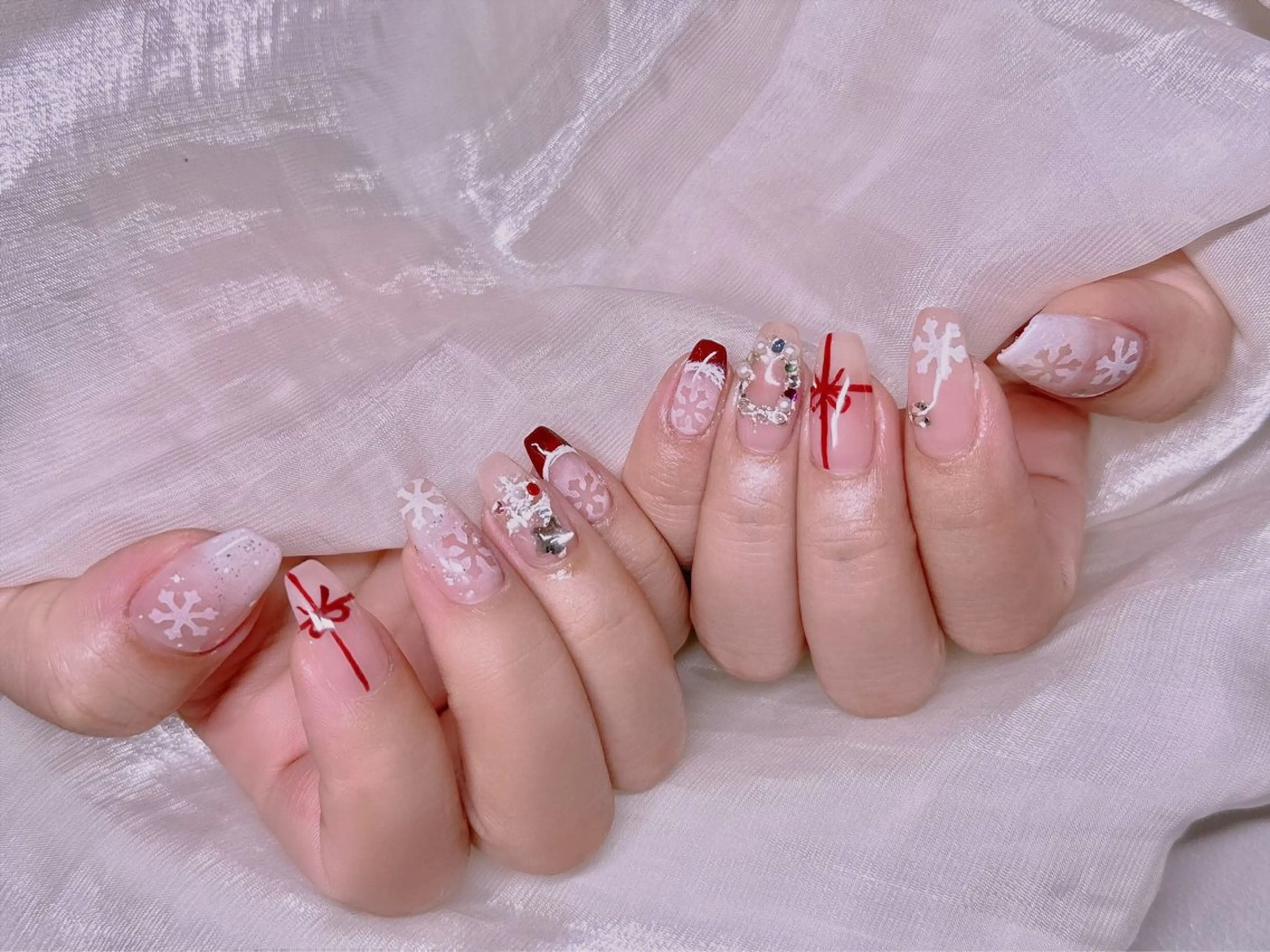 ネイル フレンチネイル オフィスネイル ピンク リボン 冬ネイル 美爪パラジェル導入店 Sunnilyのネイルデザイン