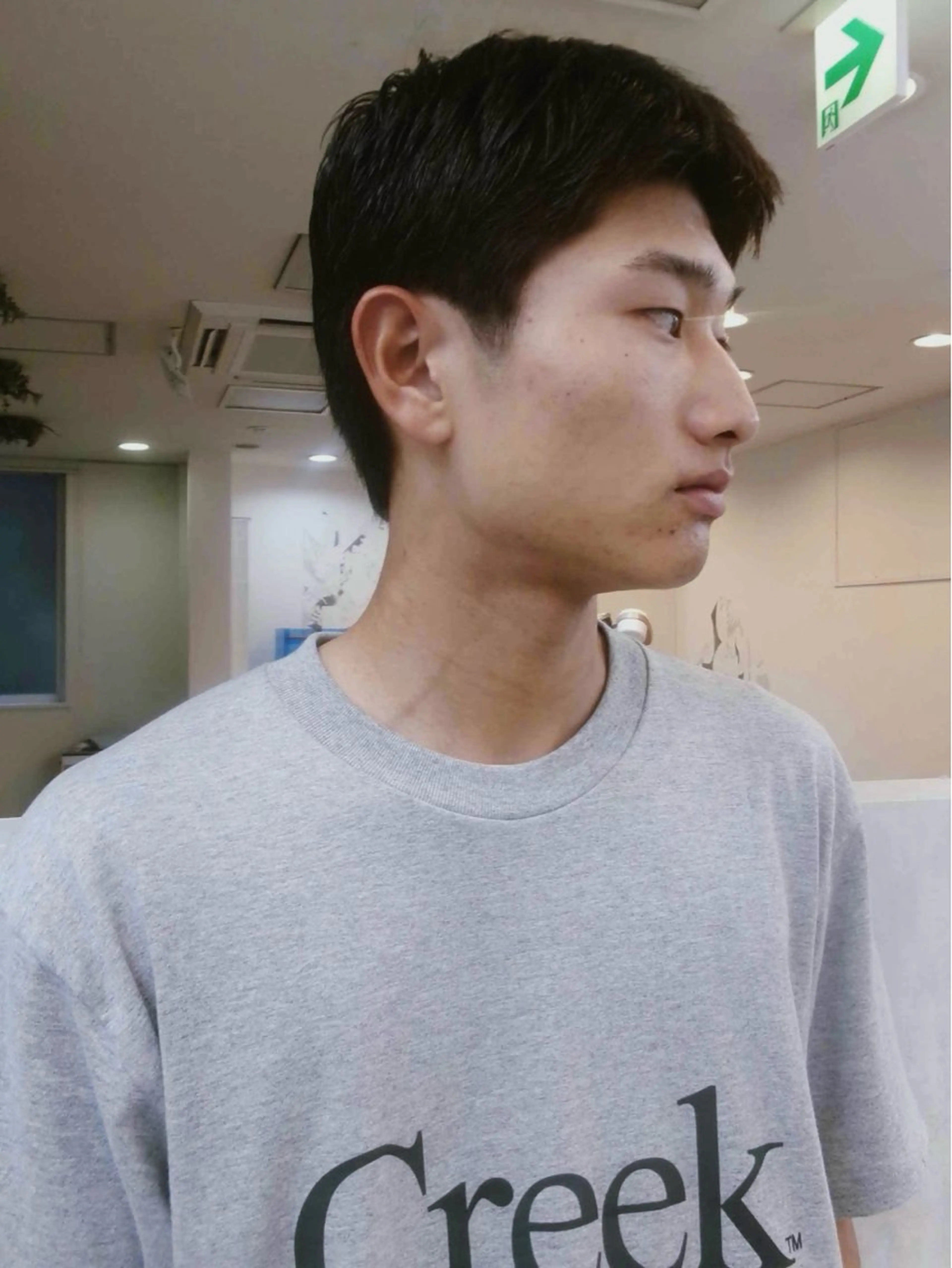 ショート 海/ミディアムレ イヤー/メンズカットのヘアスタイル