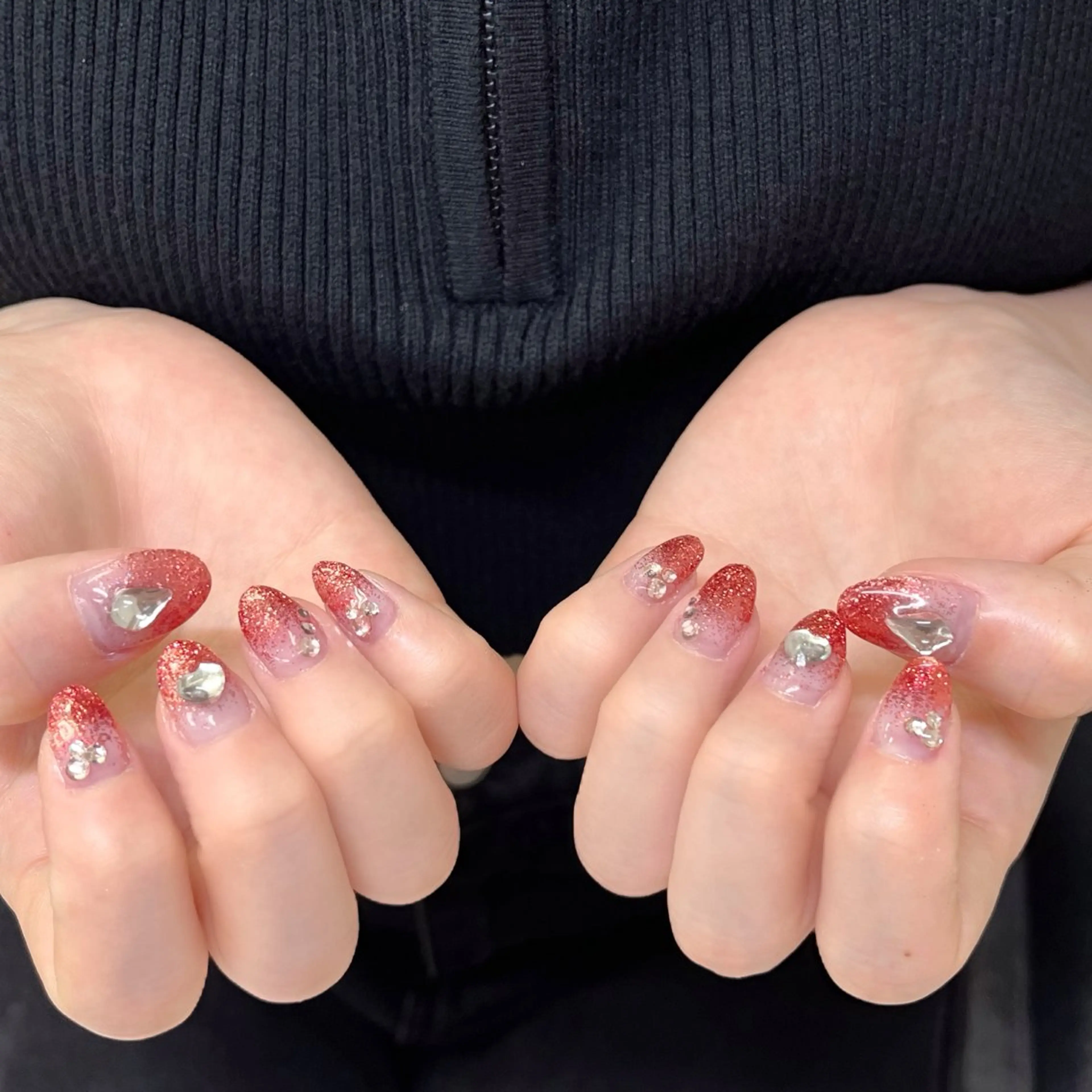 ネイル アートネイル グラデーション ラメ(グリッター) ラメグラデーション 持ち込み ネイルサロンアジアン池袋店所属・林 夏萌のネイルデザイン