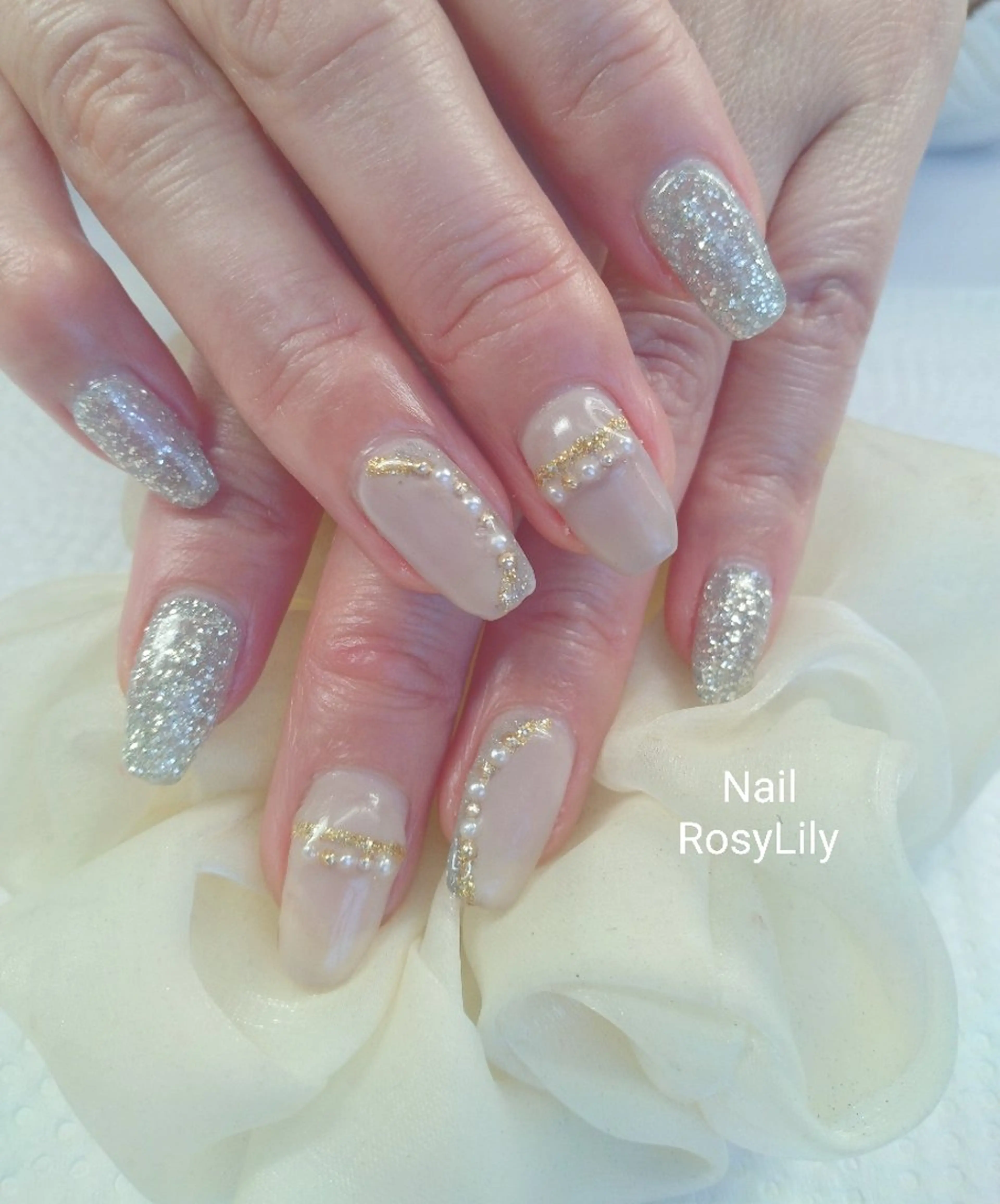 ネイル フラッシュネイル 持ち込み シルバー フットネイル プライベートサロン RosyLily所属・プライベートサロン Rosy Lilyのネイルデザイン