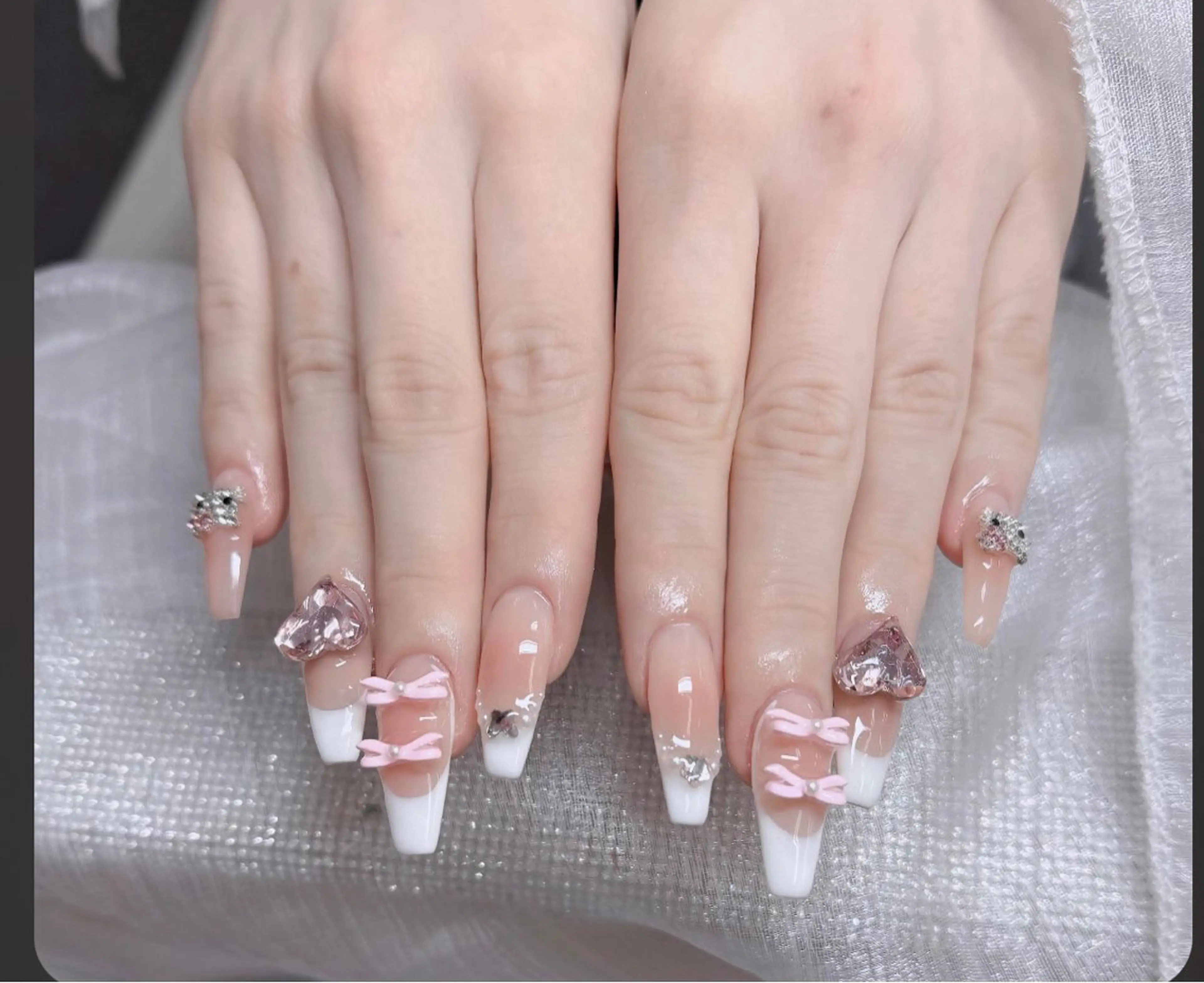 ネイル オーロラネイル フレンチネイル ジェルネイル ハロウィン 韓国ネイル ハンドネイル H.baby Nail Salonのネイルデザイン