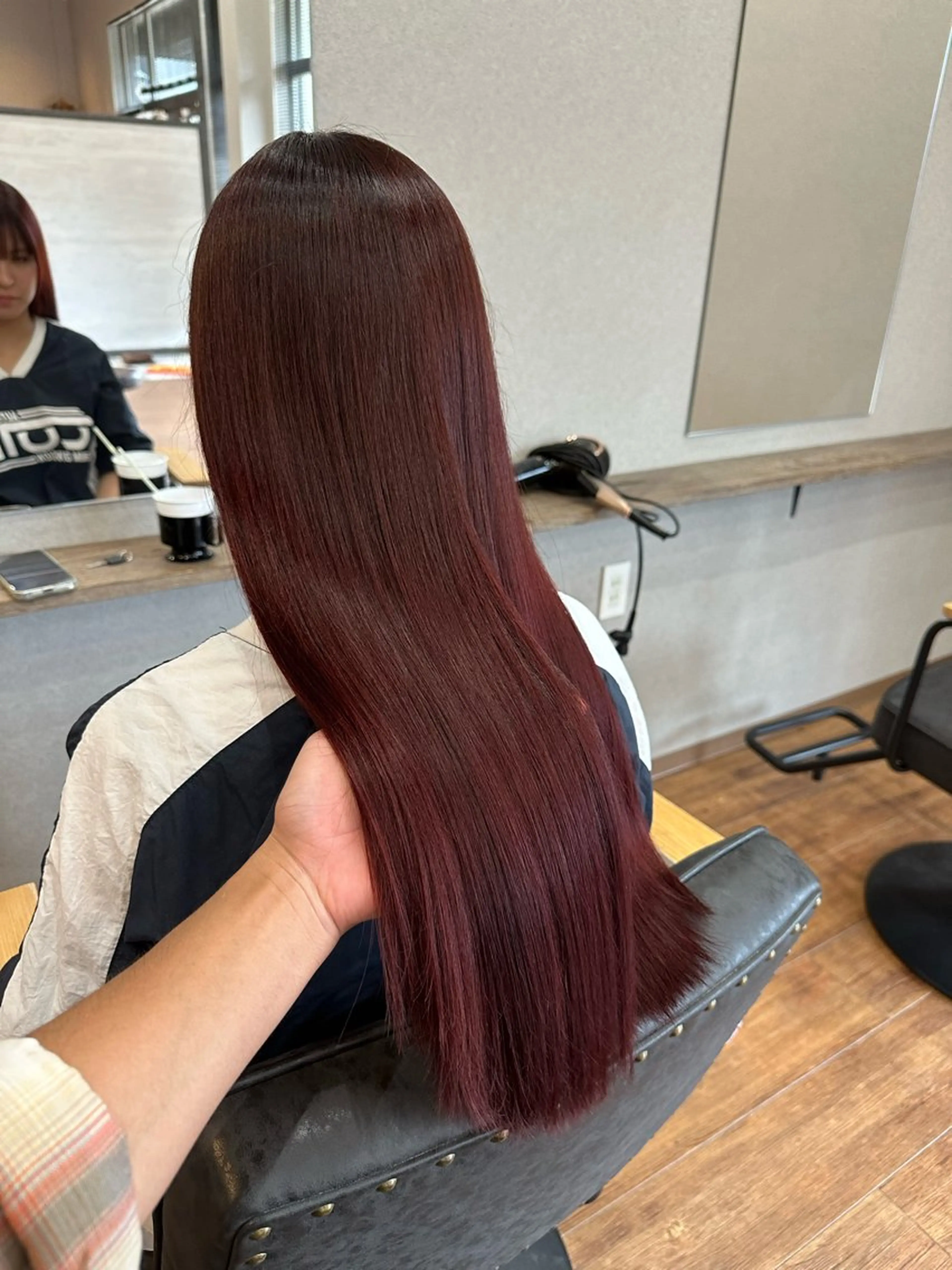 ロング カラー レッドカラー ヘアカラー トリートメント clocca所属・鵜飼 真伍のヘアスタイル