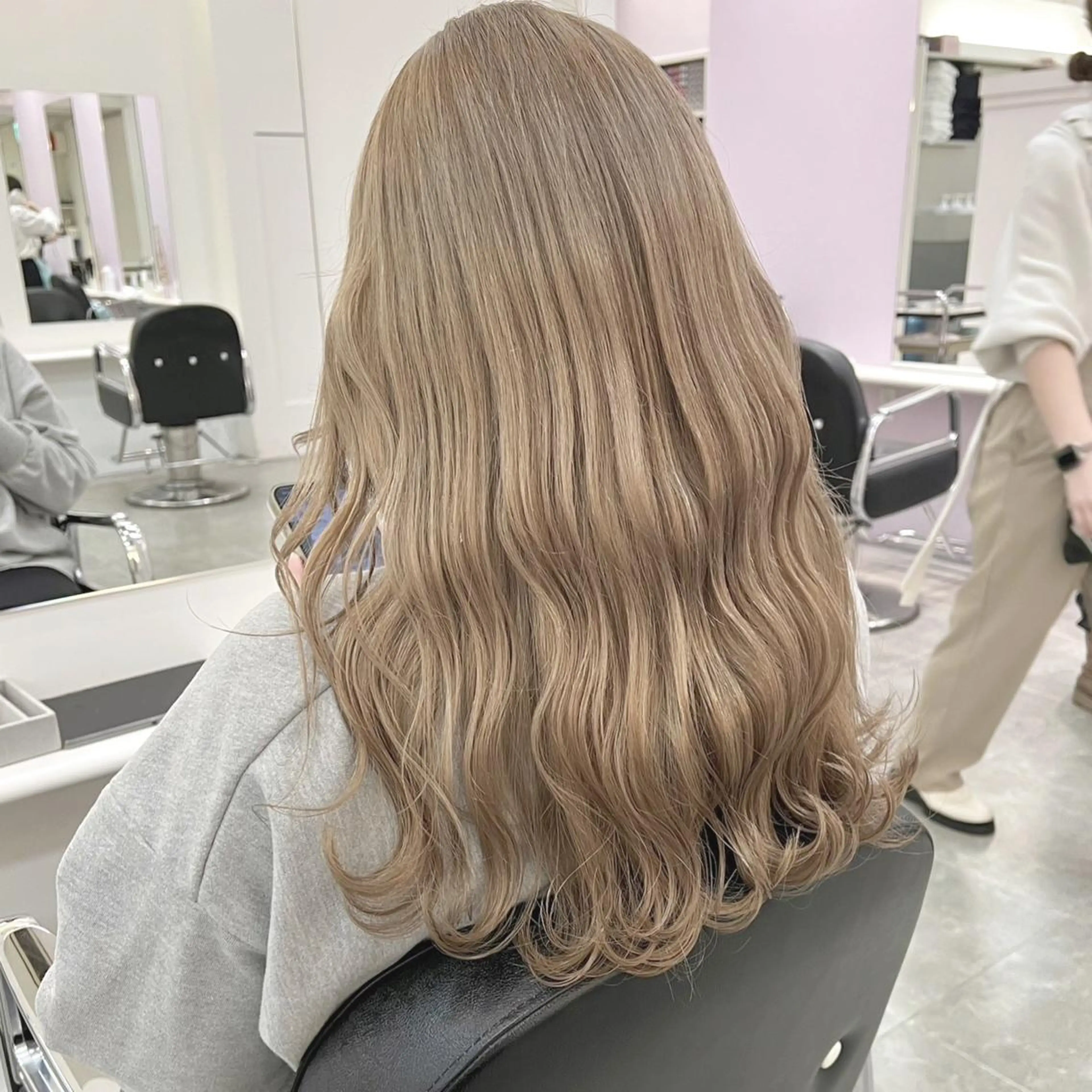 セミロング カラー ベージュカラー ブリーチ ParveMix /  相馬 さくらのヘアスタイル