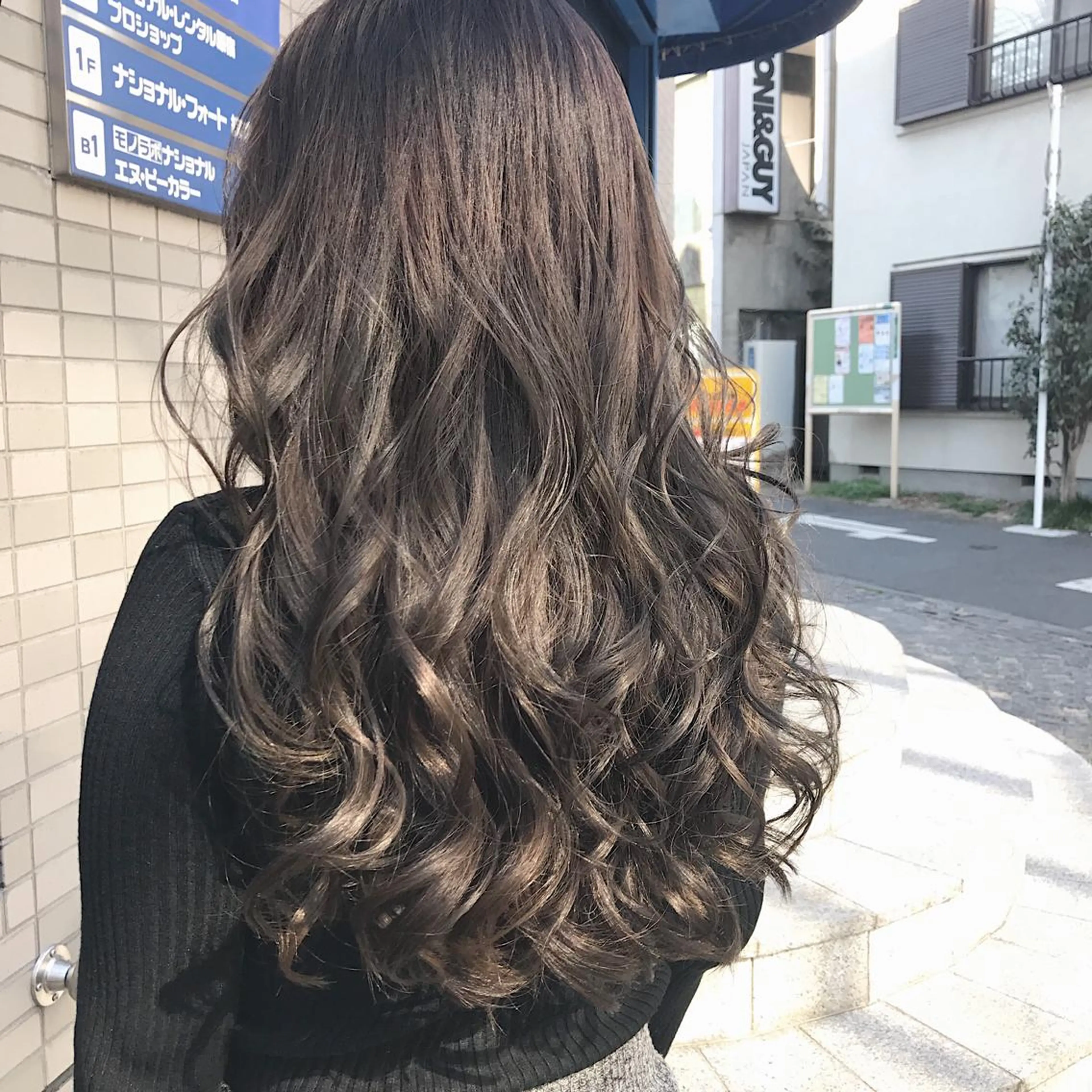 ロング カラー ヘアアレンジ Zina渋谷エリア マネージャShionのヘアスタイル