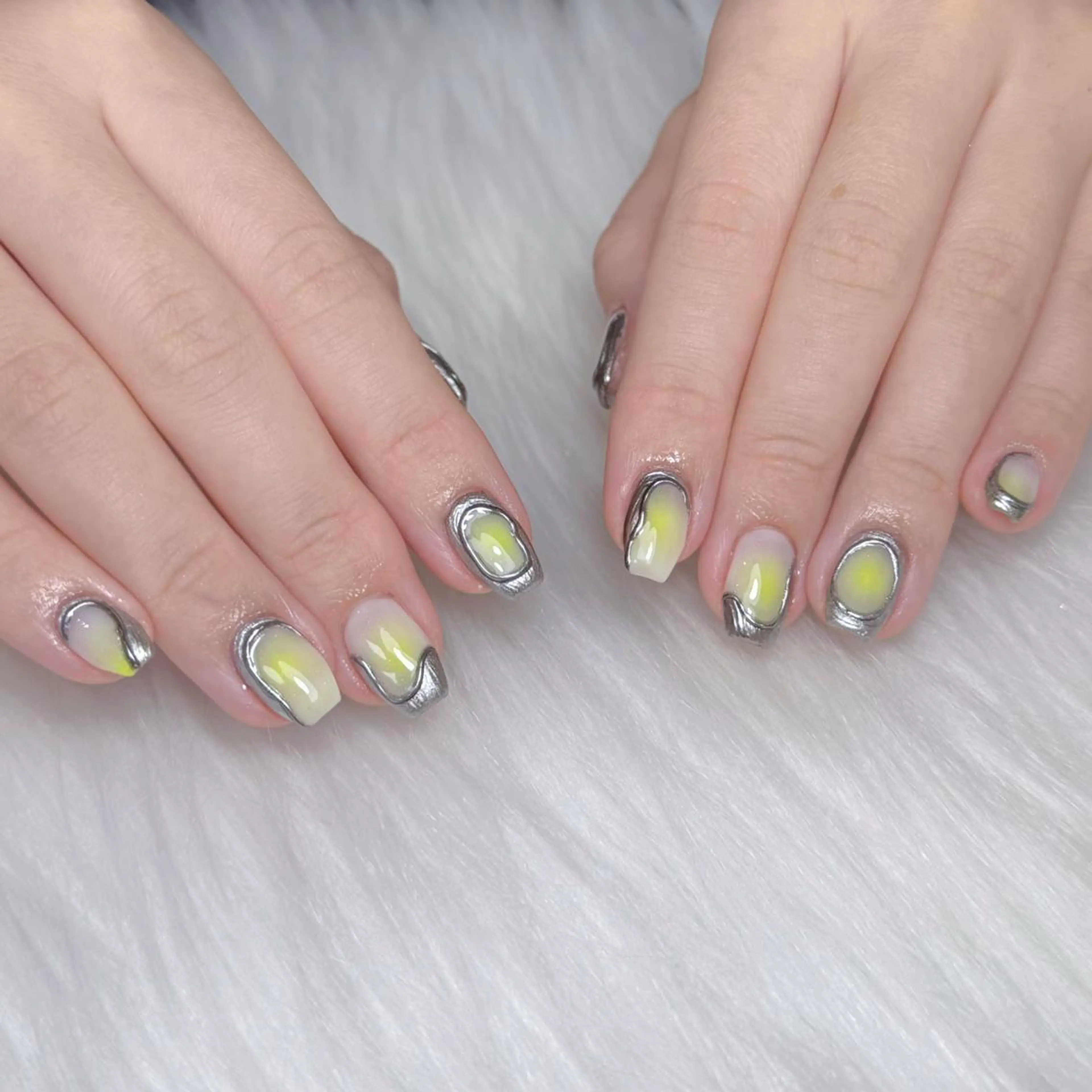 ネイル アートネイル オーロラネイル ガーリー キラキラネイル 韓国ネイル ハンドネイル Una NAILMANAMIのネイルデザイン