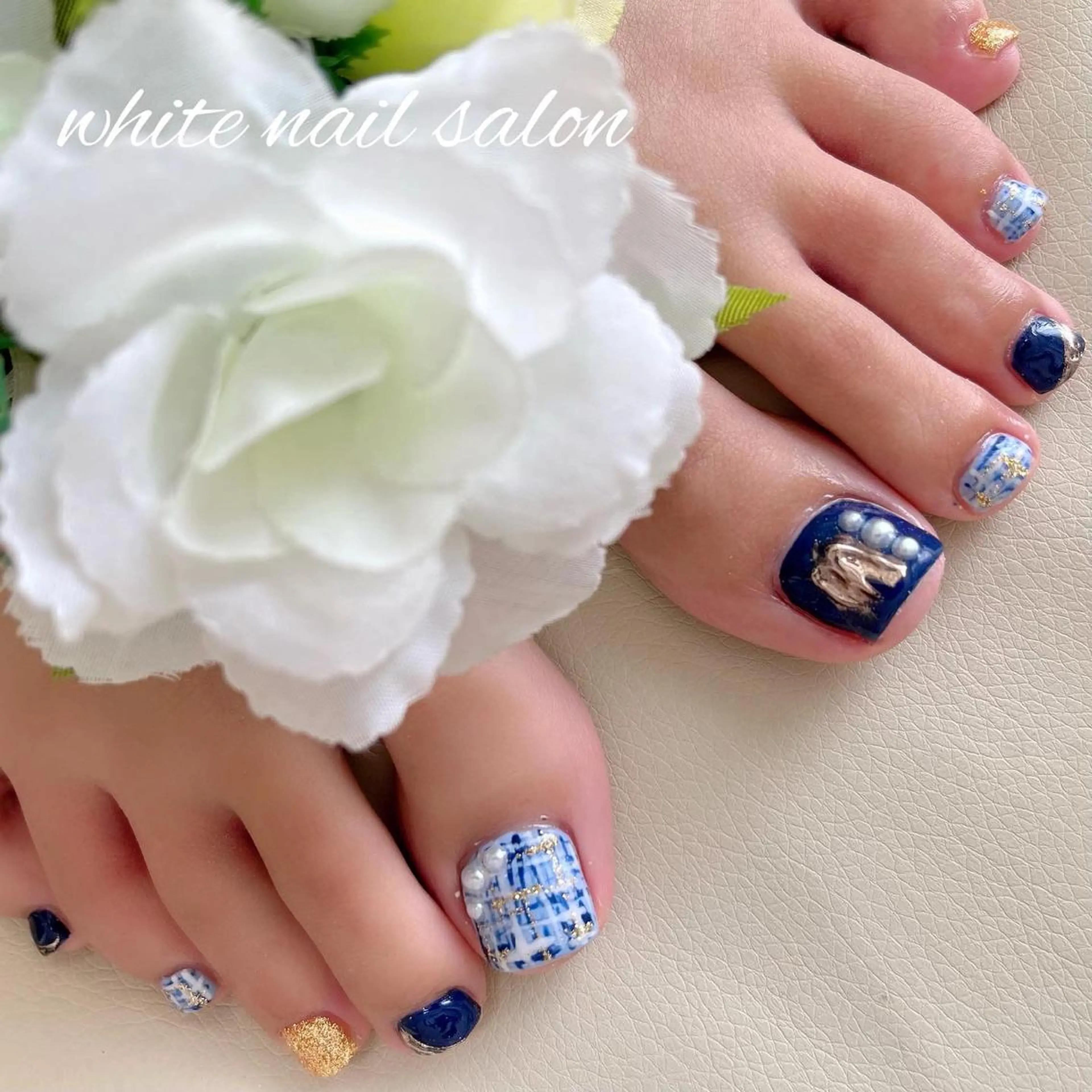 ネイル フットネイル ジェルネイル ハードジェル ラメ(グリッター) 持ち込み フットネイル white nail salonのネイルデザイン