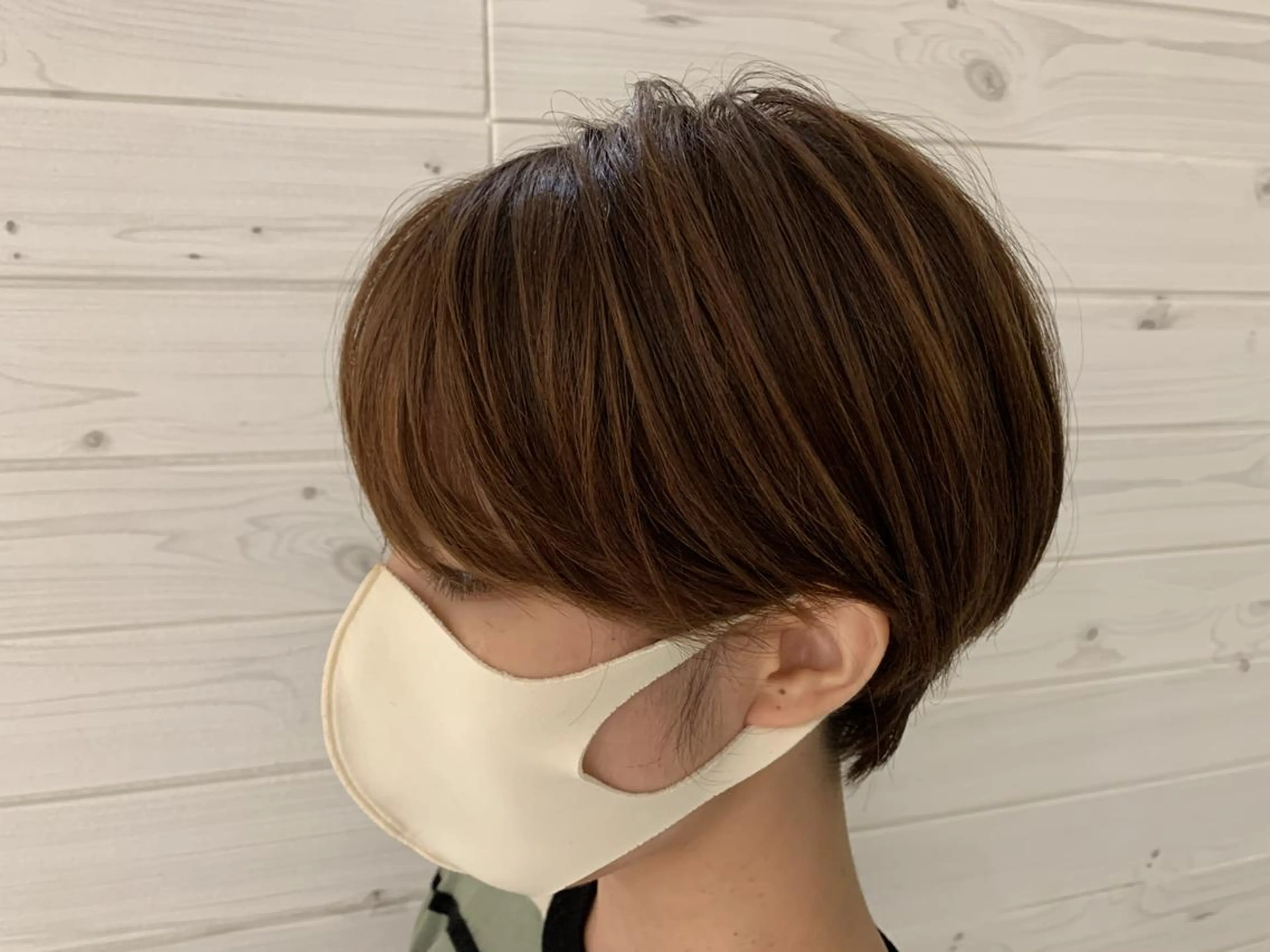 ミディアム ミストバング ハイライト ヘアカラー EARTH稲毛店所属・片山 果美のヘアスタイル