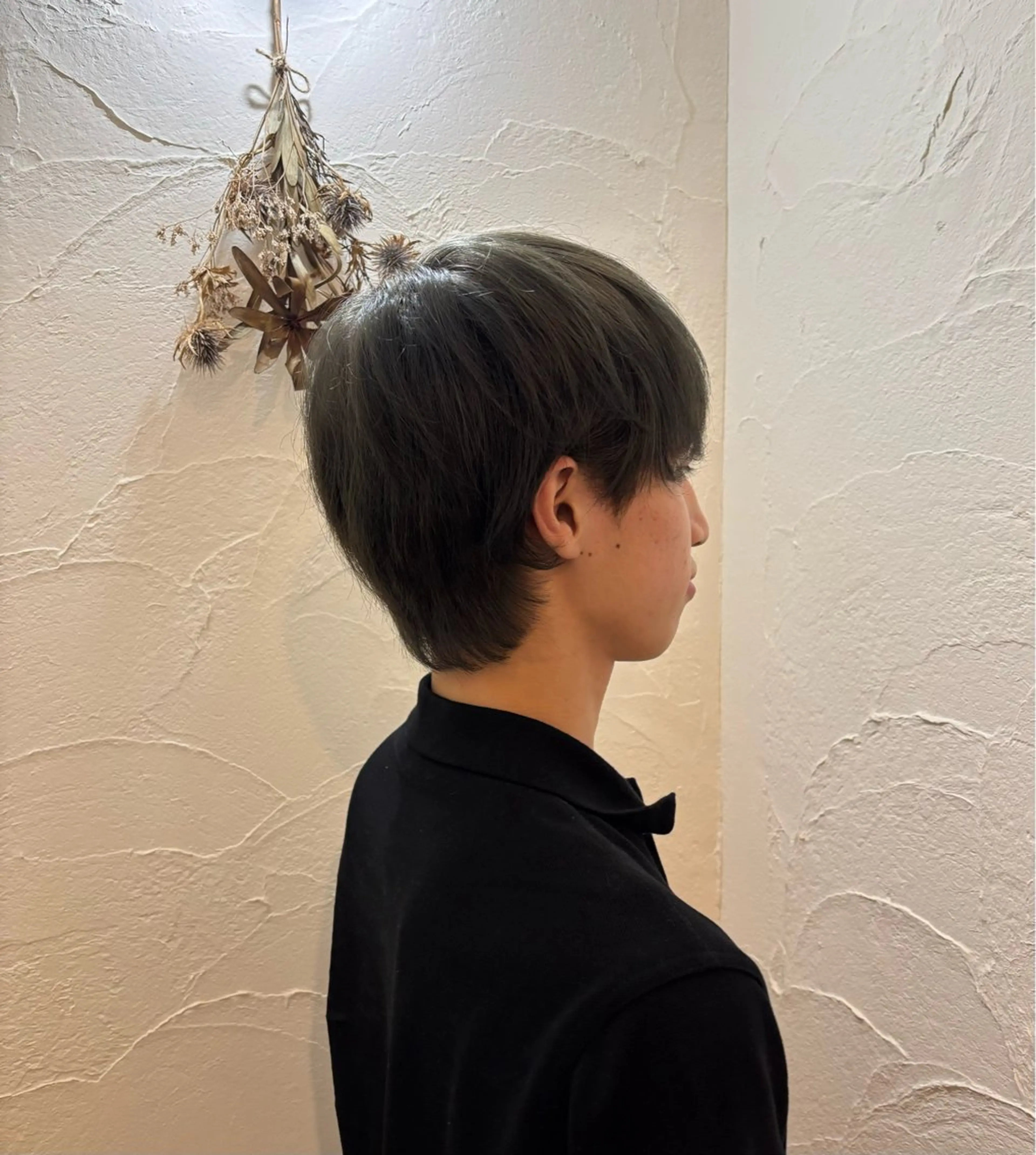 ショート カラー メンズ メンズブリーチ ブリーチ グレージュ オリーブグレージュ オリーブグレー ヘアカラー Hair Musee柱店所属・靏 美咲のヘアスタイル