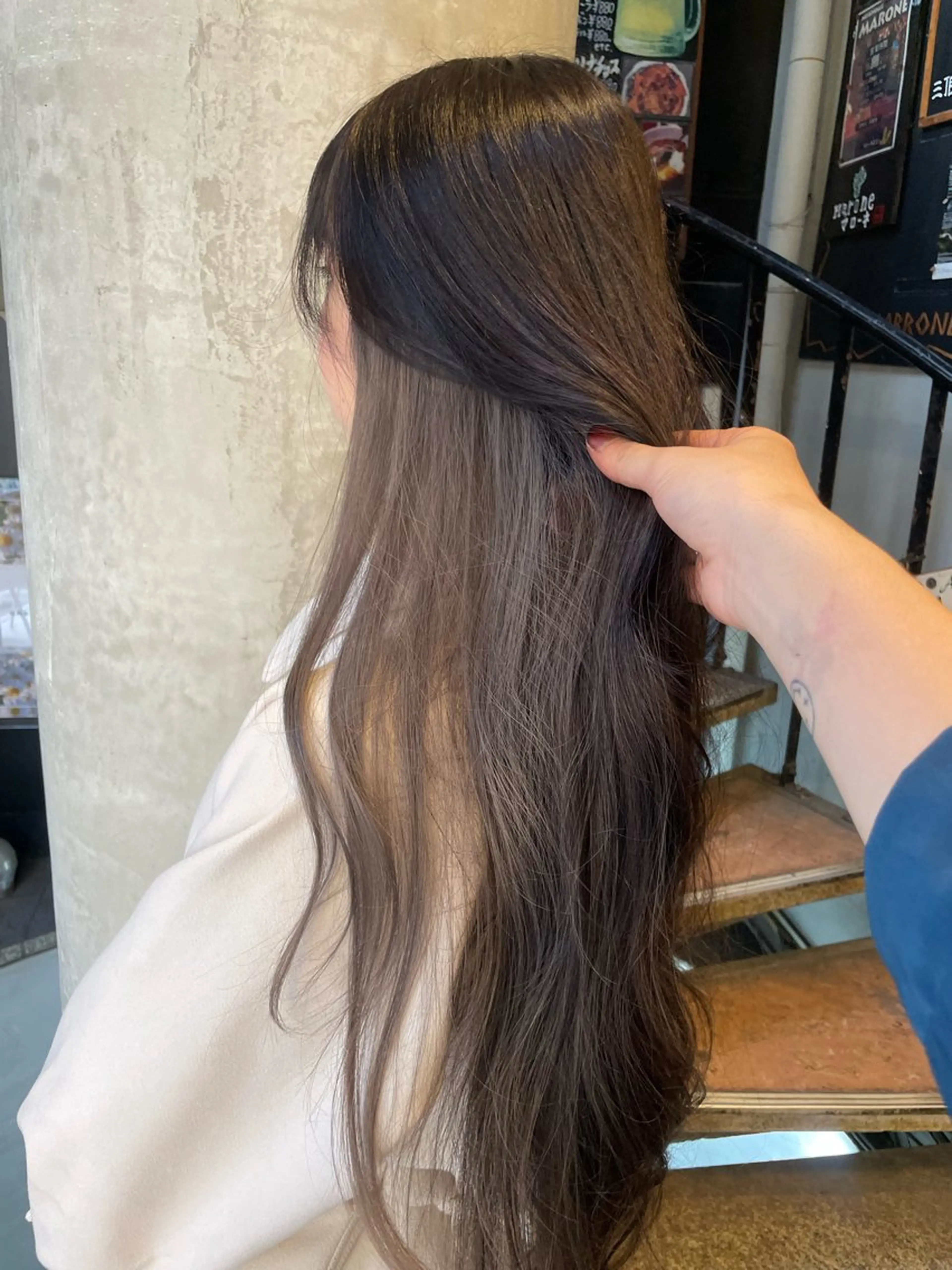 セミロング ヘアカラー トリートメント ケアブリーチ/ エクステ/レイヤーのヘアスタイル