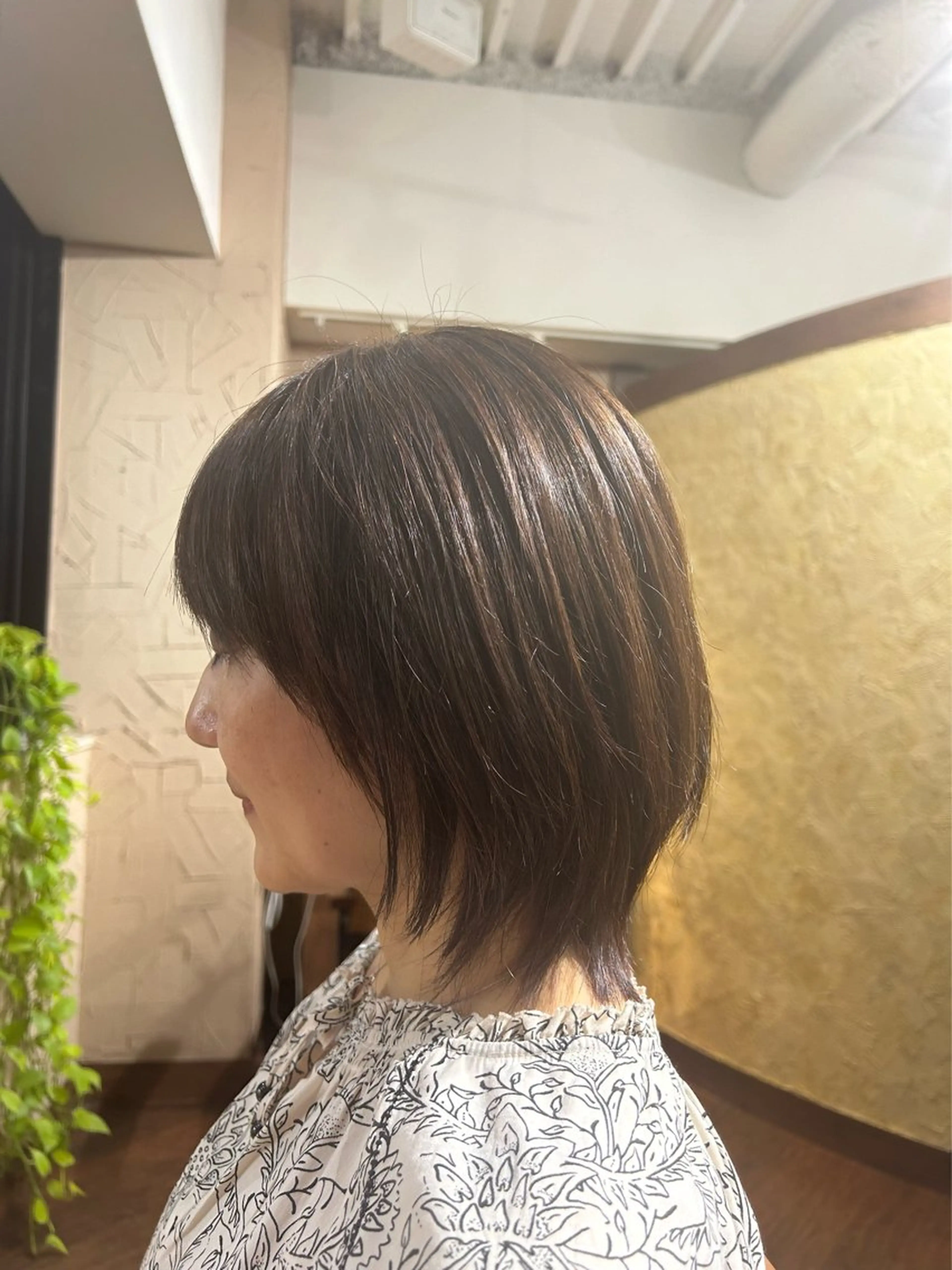 ミディアム カラー 顔周りカット レイヤーカット 似合わせカット ウルフカット ウルフレイヤー スローエイジング/ ダメージレス鈴木慎一のヘアスタイル