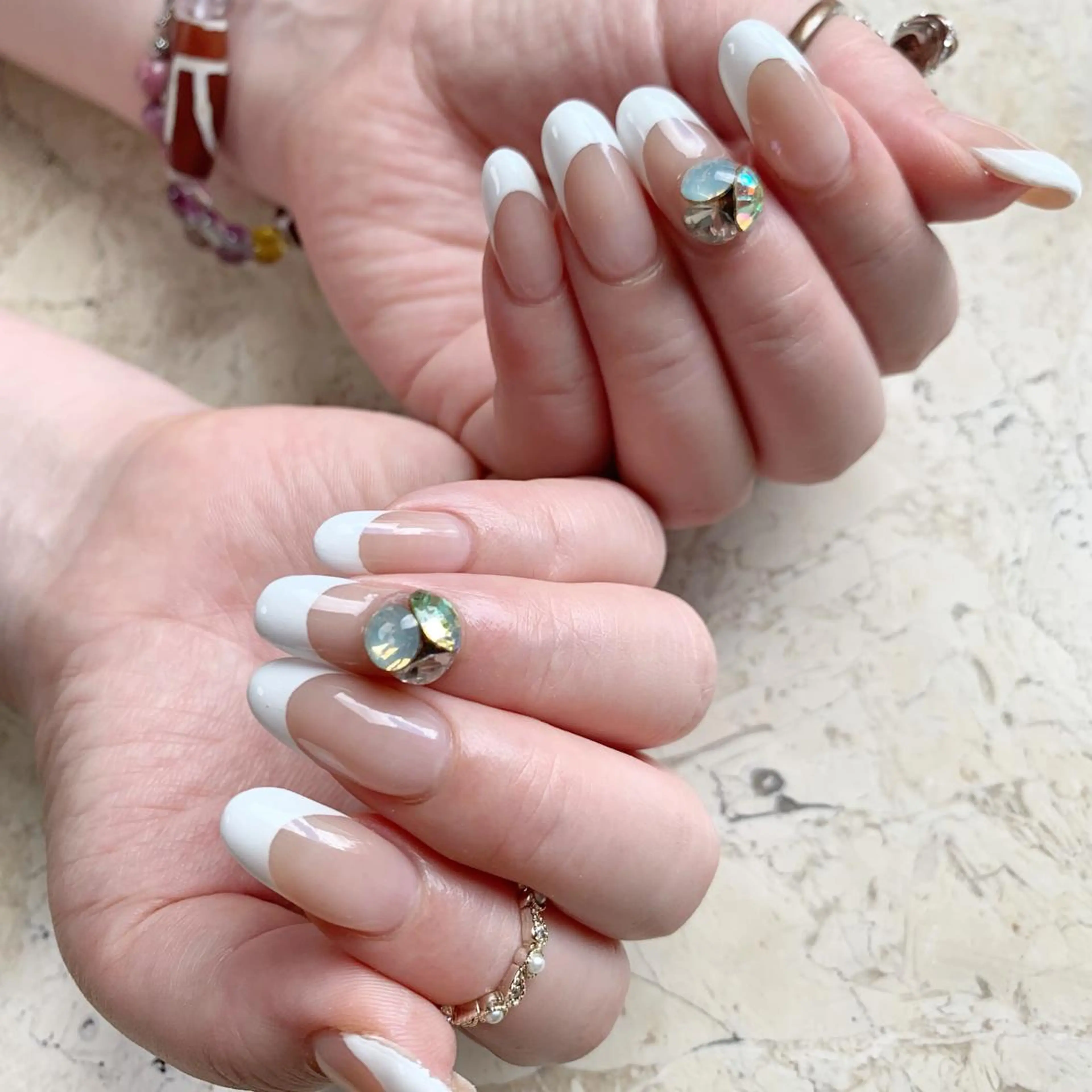 ネイル フレンチネイル ジェルネイル パラジェル 春ネイル 夏ネイル ハンドネイル フットネイル nail salon mieux(ミュー)のネイルデザイン