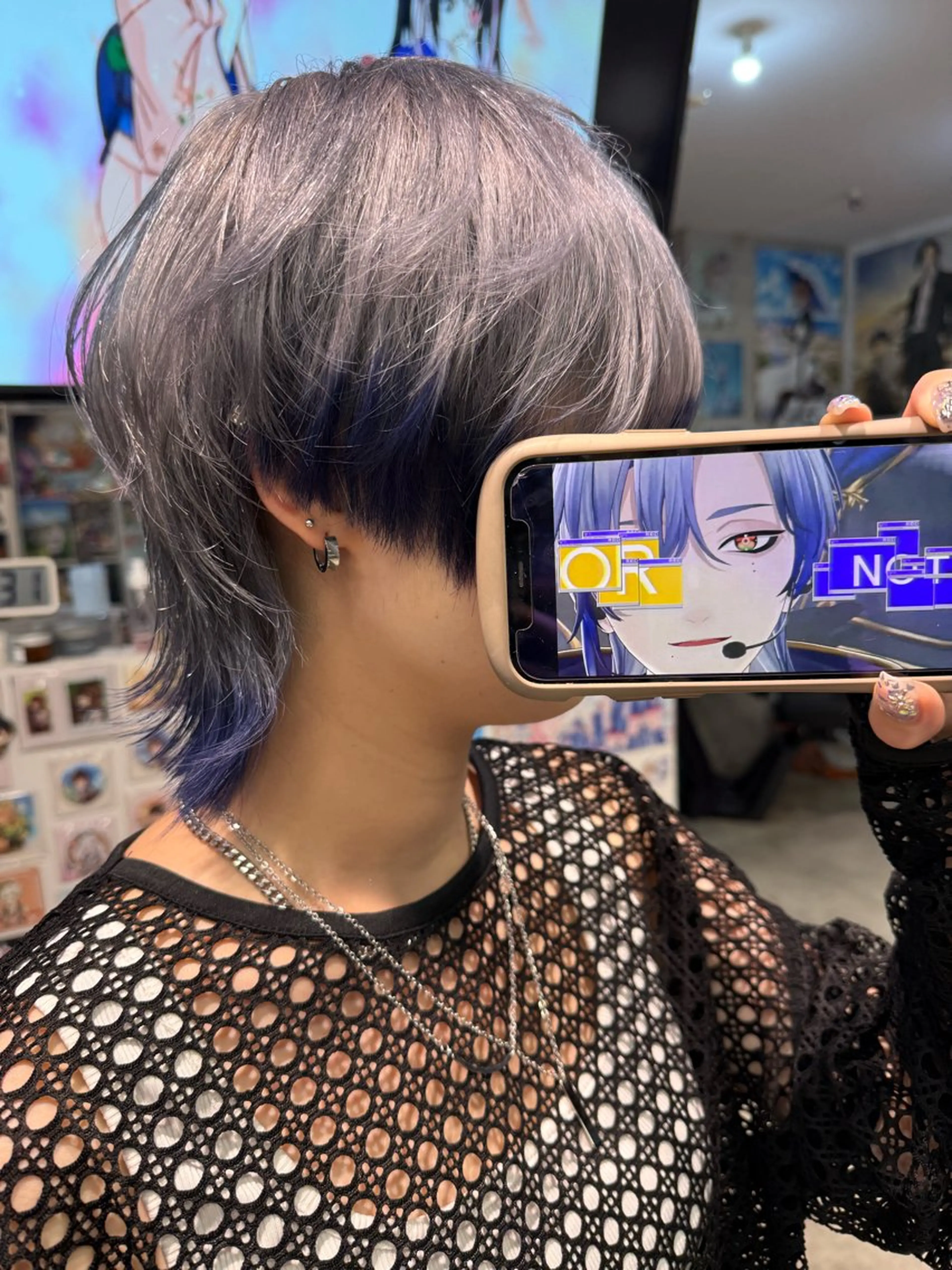 ロング カラー ブリーチ ブルーカラー ケアブリーチ ダブルカラー シルバー ヘアカラー トリートメント インナーカラー/推し ウルフ/アニメカラーのヘアスタイル