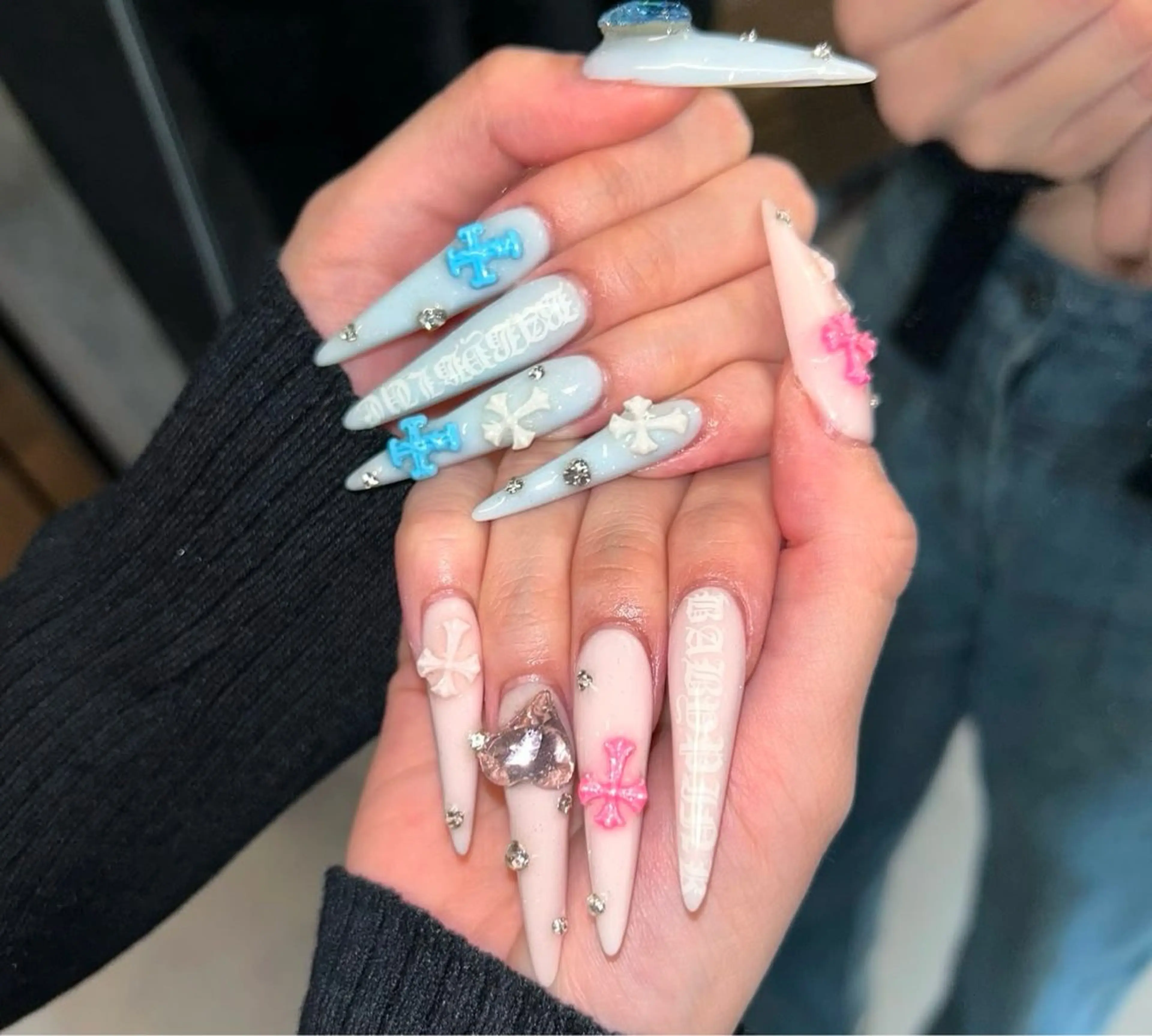 ネイル グラデーション キラキラネイル ワンカラーネイル 冬ネイル Jenn Nail Salonのネイルデザイン