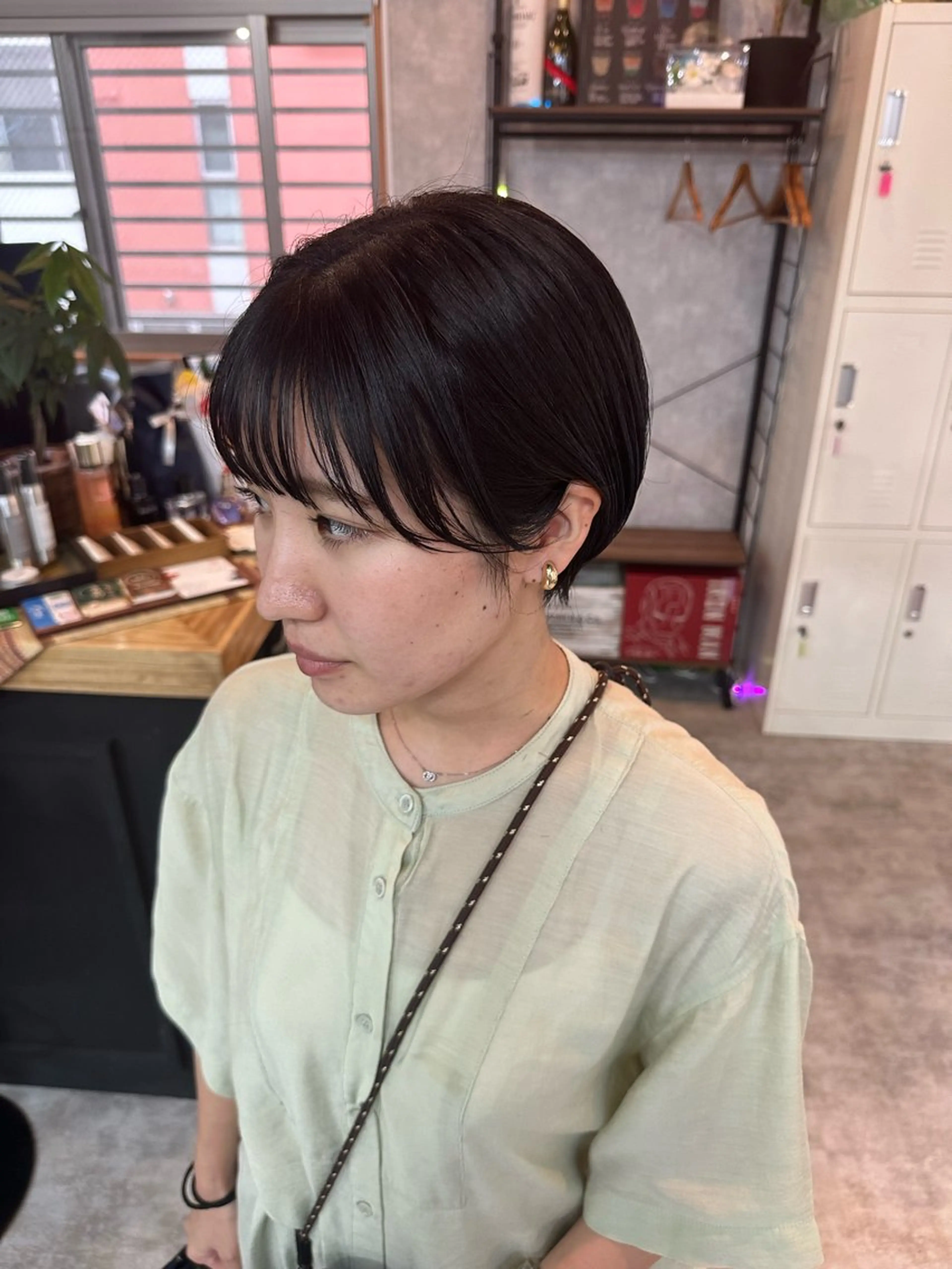 ショート 切りっぱなしボブ ショートボブ ハンサムショート 丸みショート ボブ カット ヘアカラー トリートメント モテ髪/ボブ/ショー ト/アダチフウトのヘアスタイル