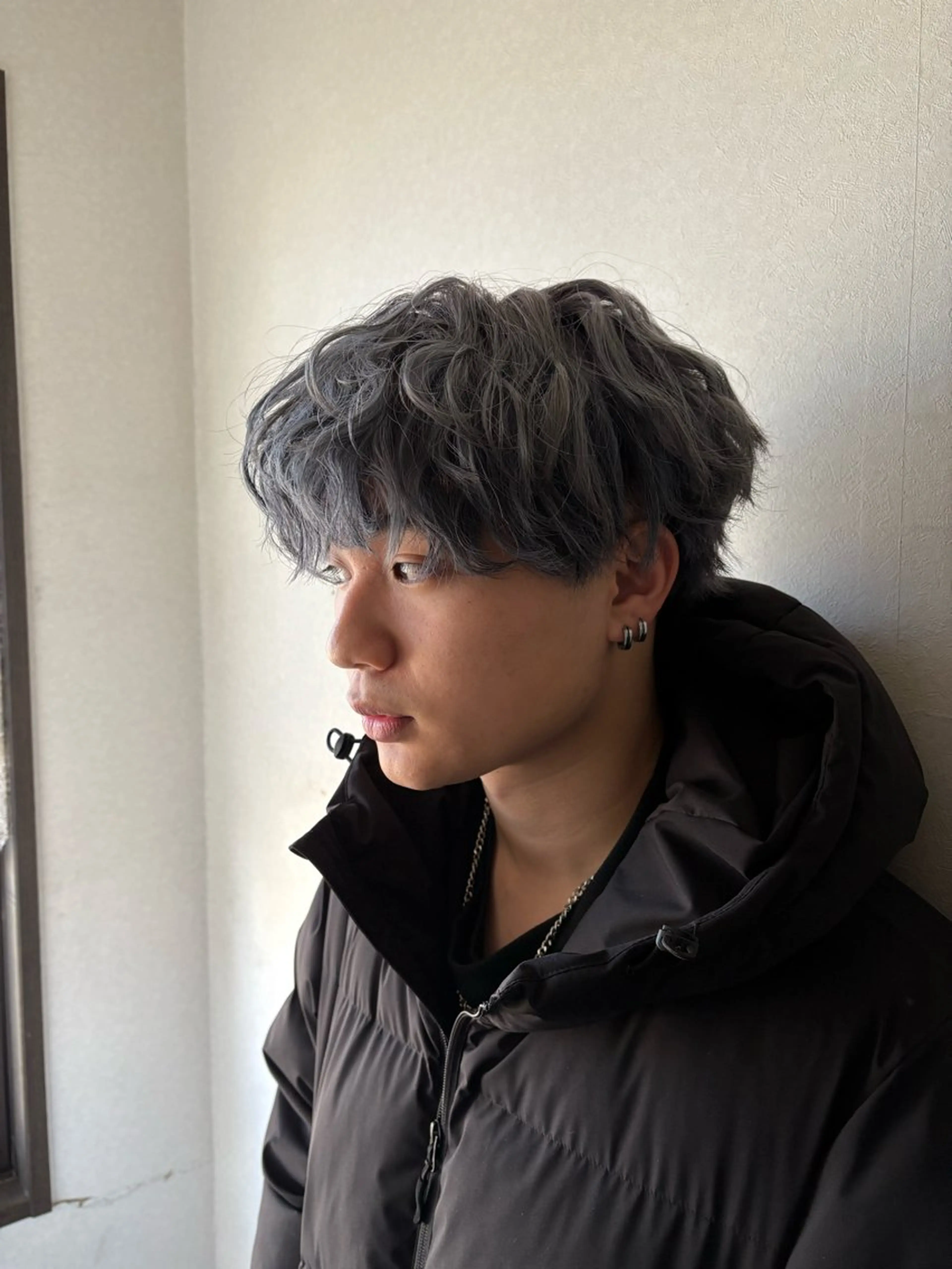 メンズ カット パーマ noa 似合わせ︰ 透明感︰韓国風のヘアスタイル