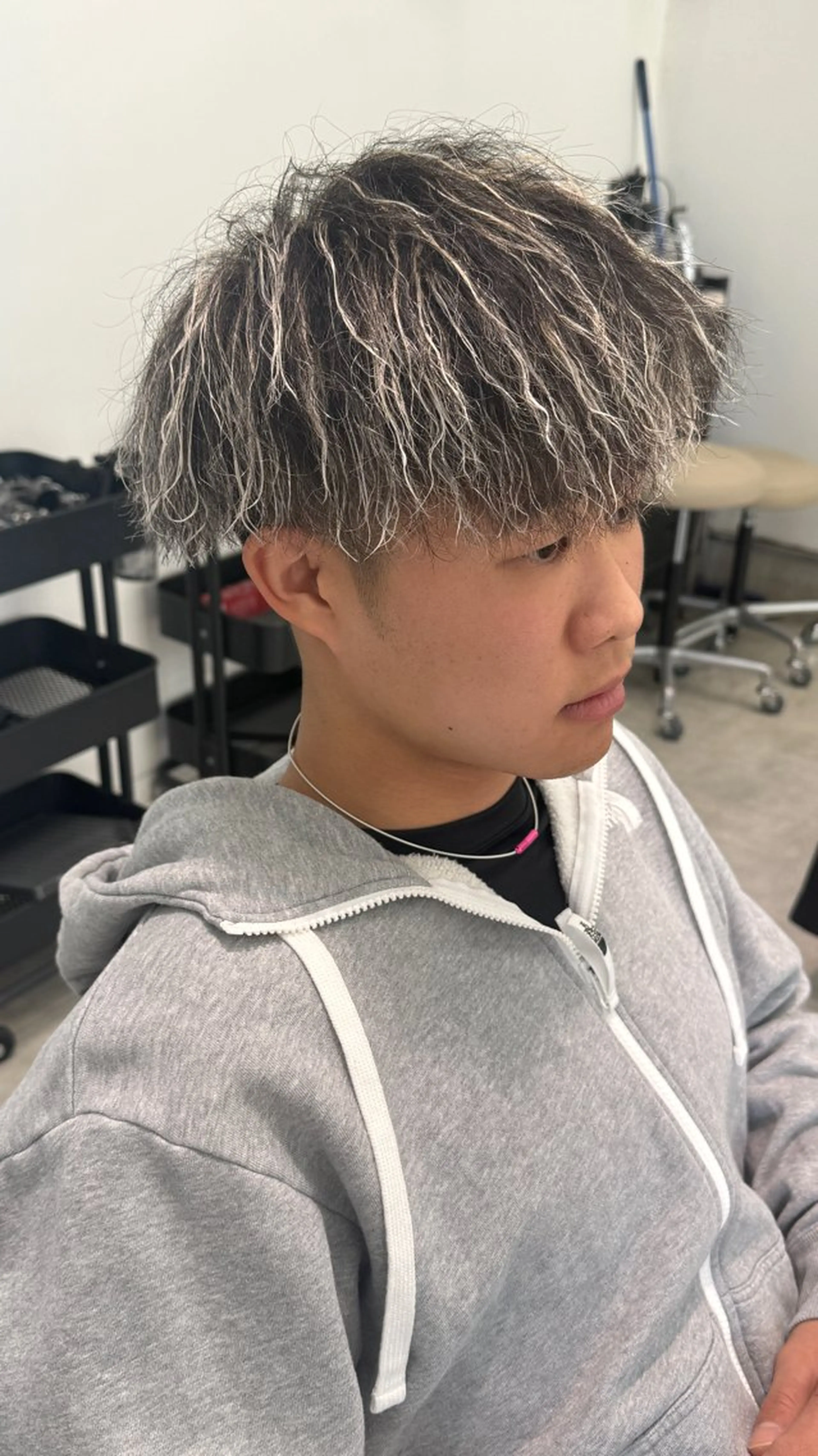 ショート 川田 仁のヘアスタイル