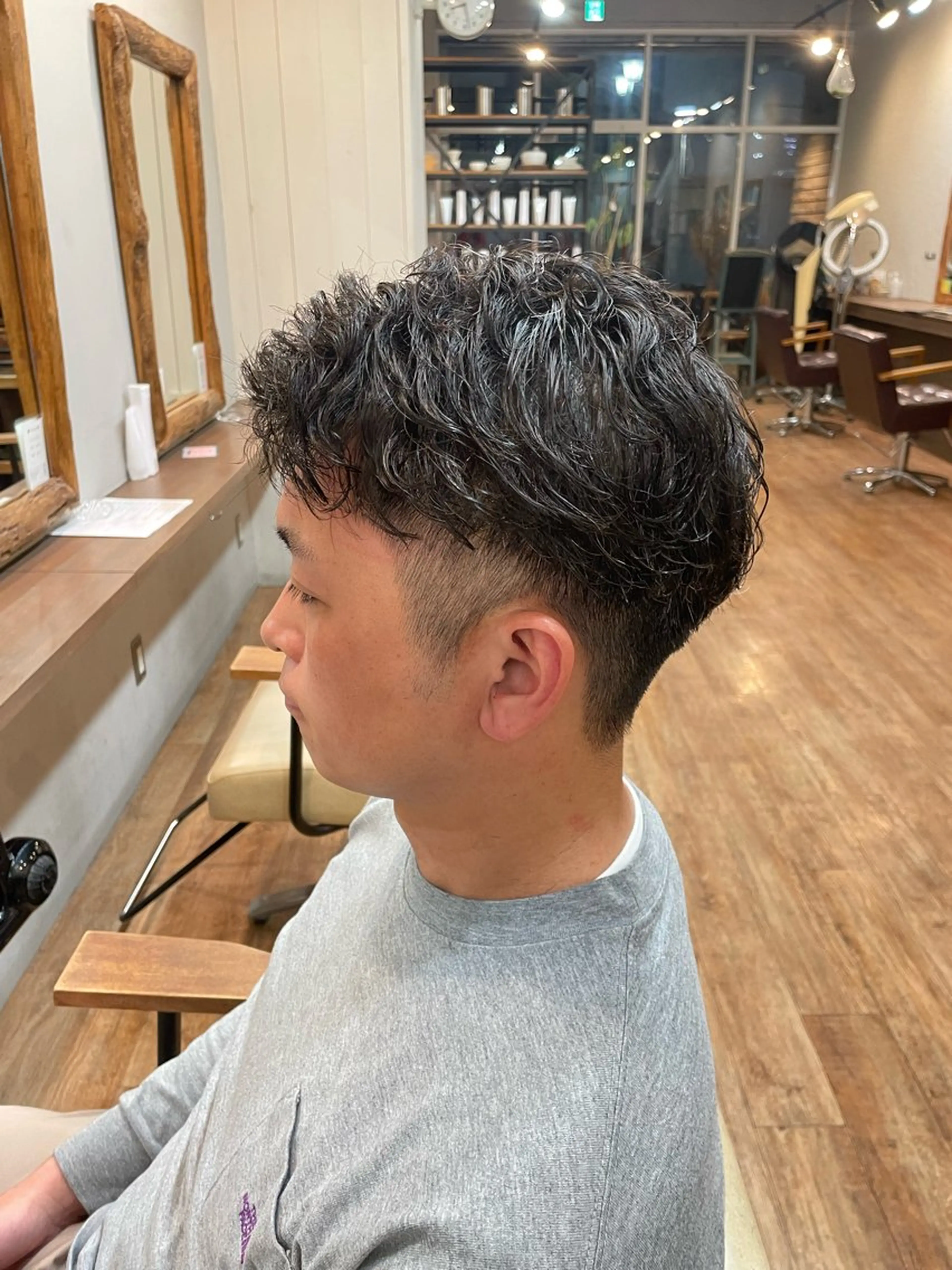 ショート メンズ パーマ オオシマ ミユのヘアスタイル