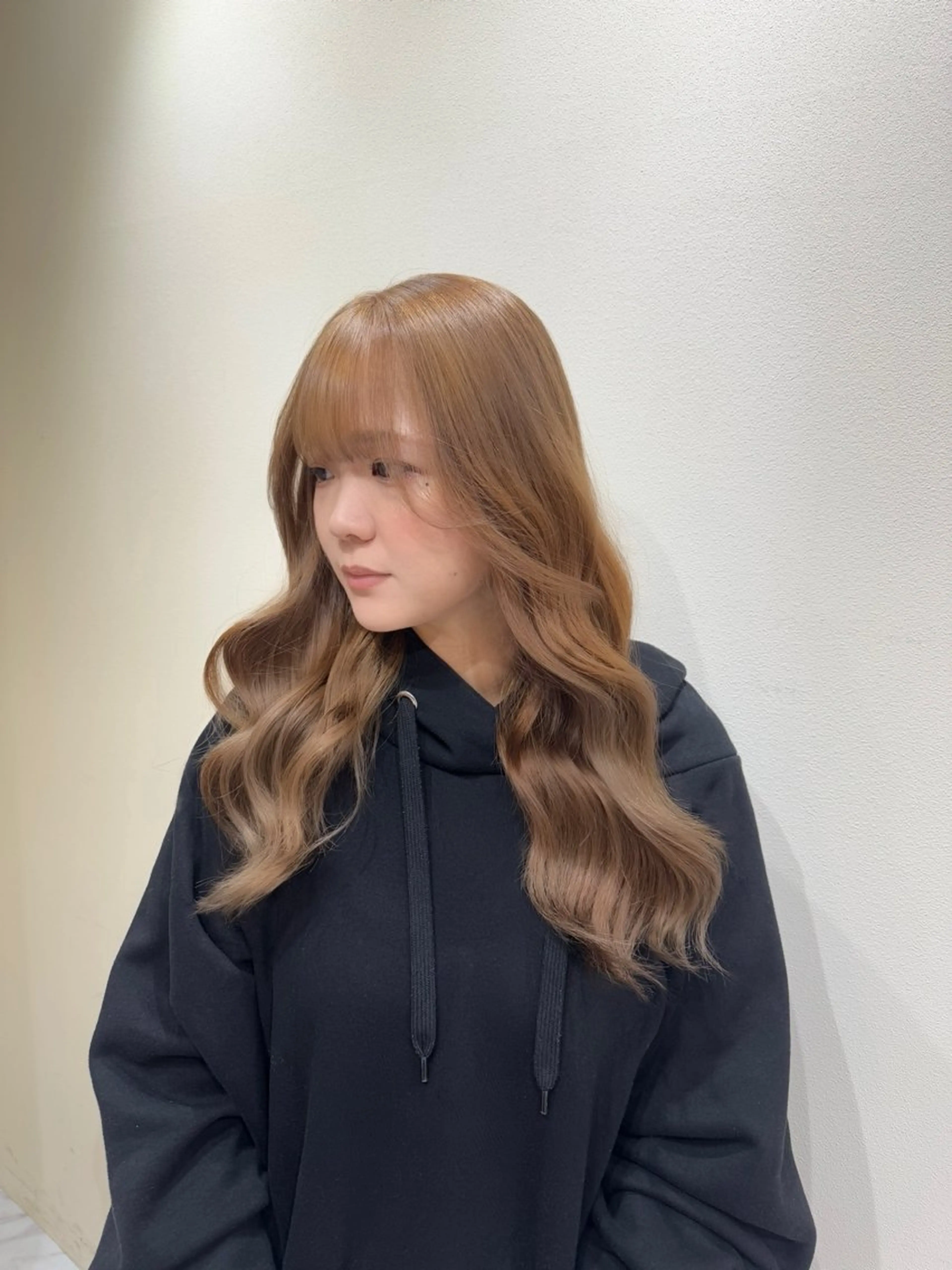 ロング カラー ベージュカラー ハイトーンカラー ミルクティーベージュ ヘアカラー トリートメント 髪質改善🫧 カラー特化/Hinaのヘアスタイル