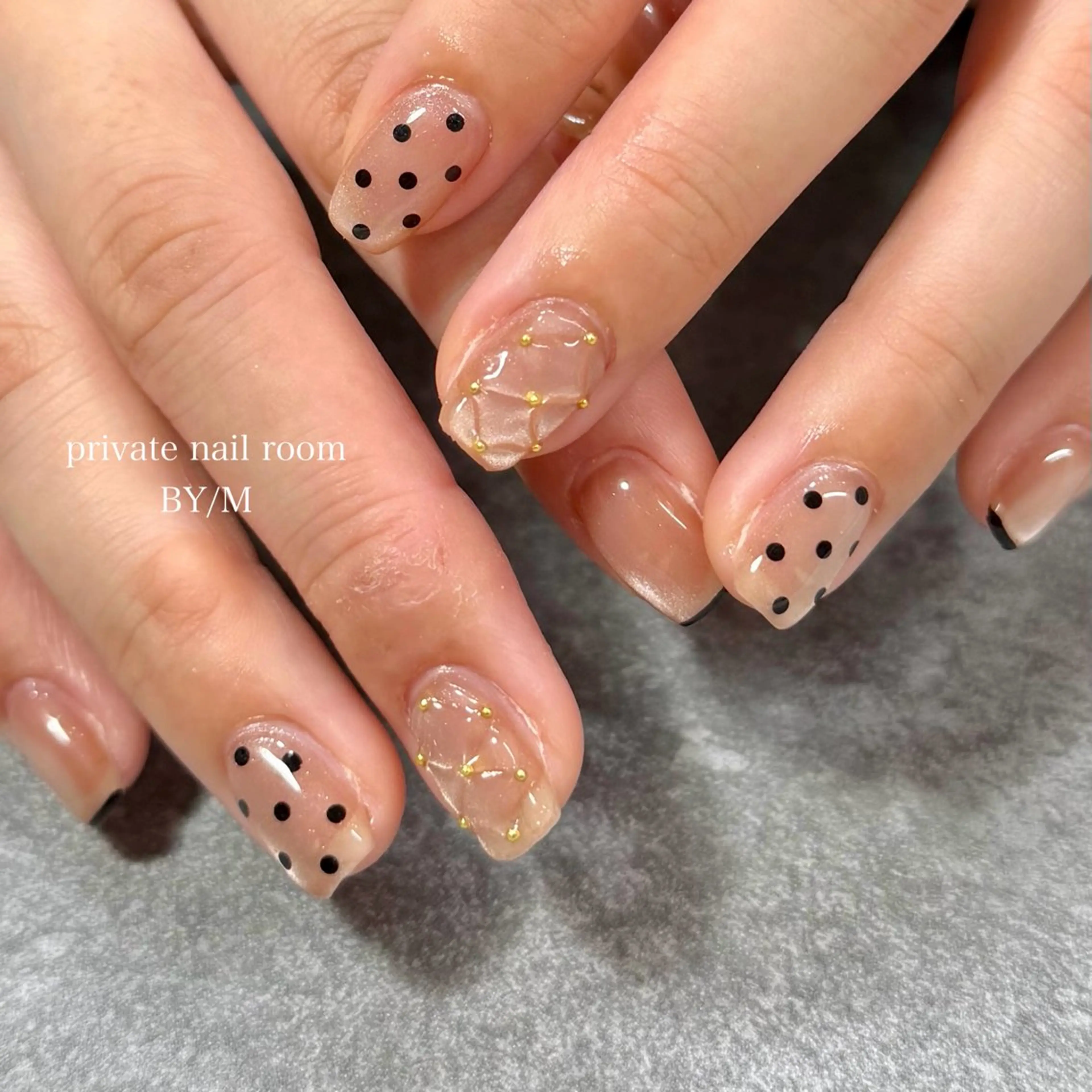 ネイル ドット 持ち込み ハンドネイル BY / Mのネイルデザイン