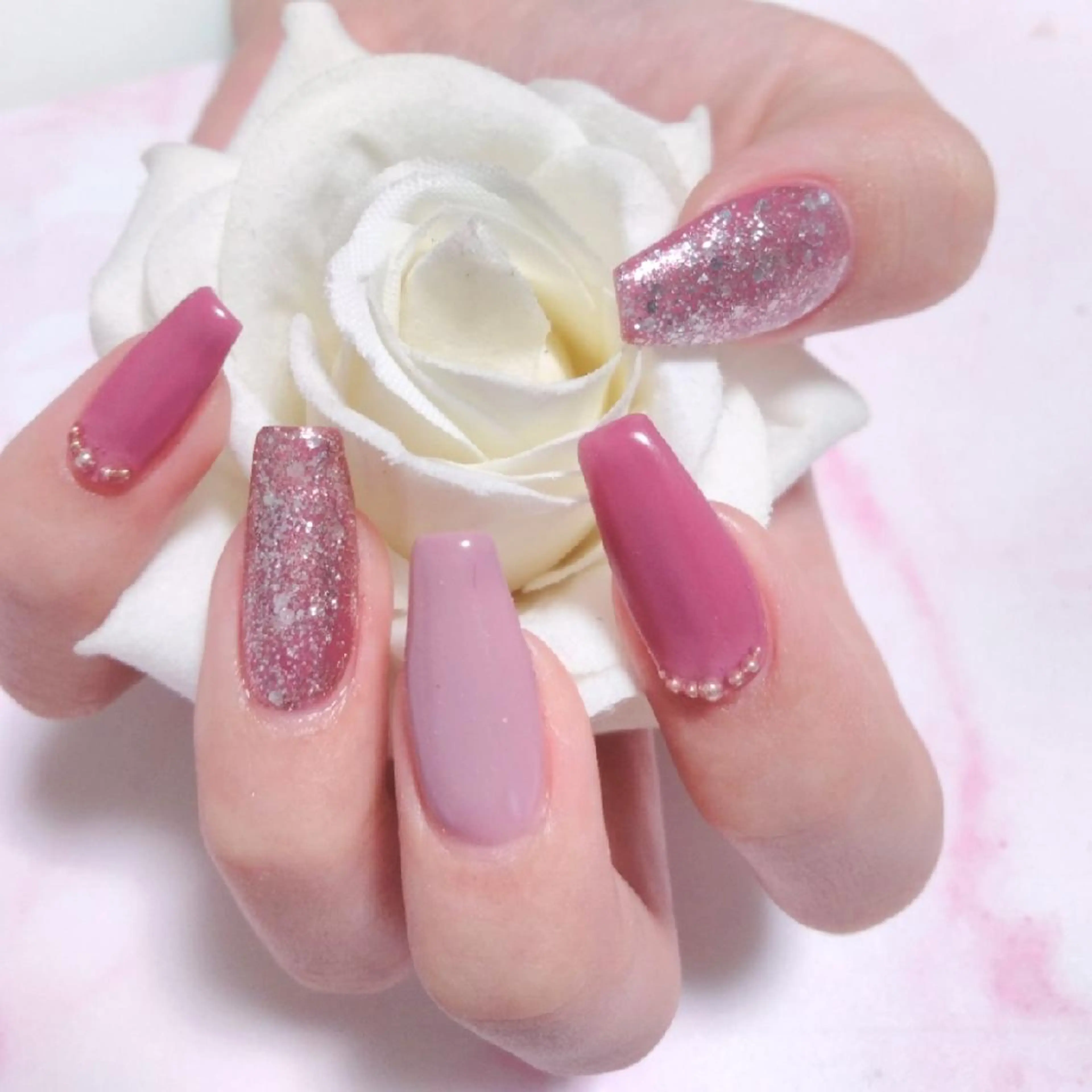 ネイル ハンドネイル エステとネイル ローズコンフォートのネイルデザイン