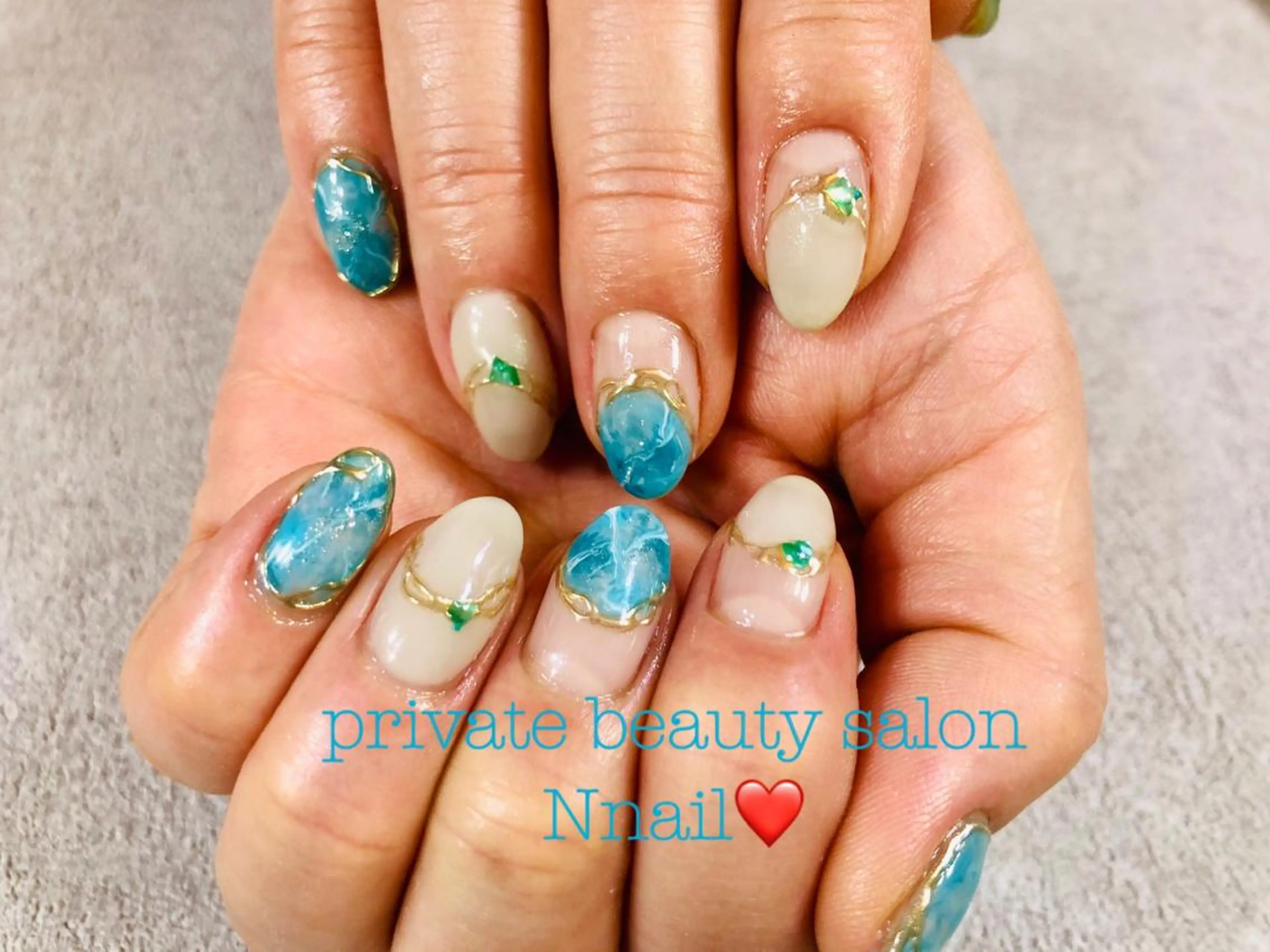 持ち込みアートコース💖ジェルのオフ込み2時間以内でできるデザインになります。ストーン追加無料。の写真