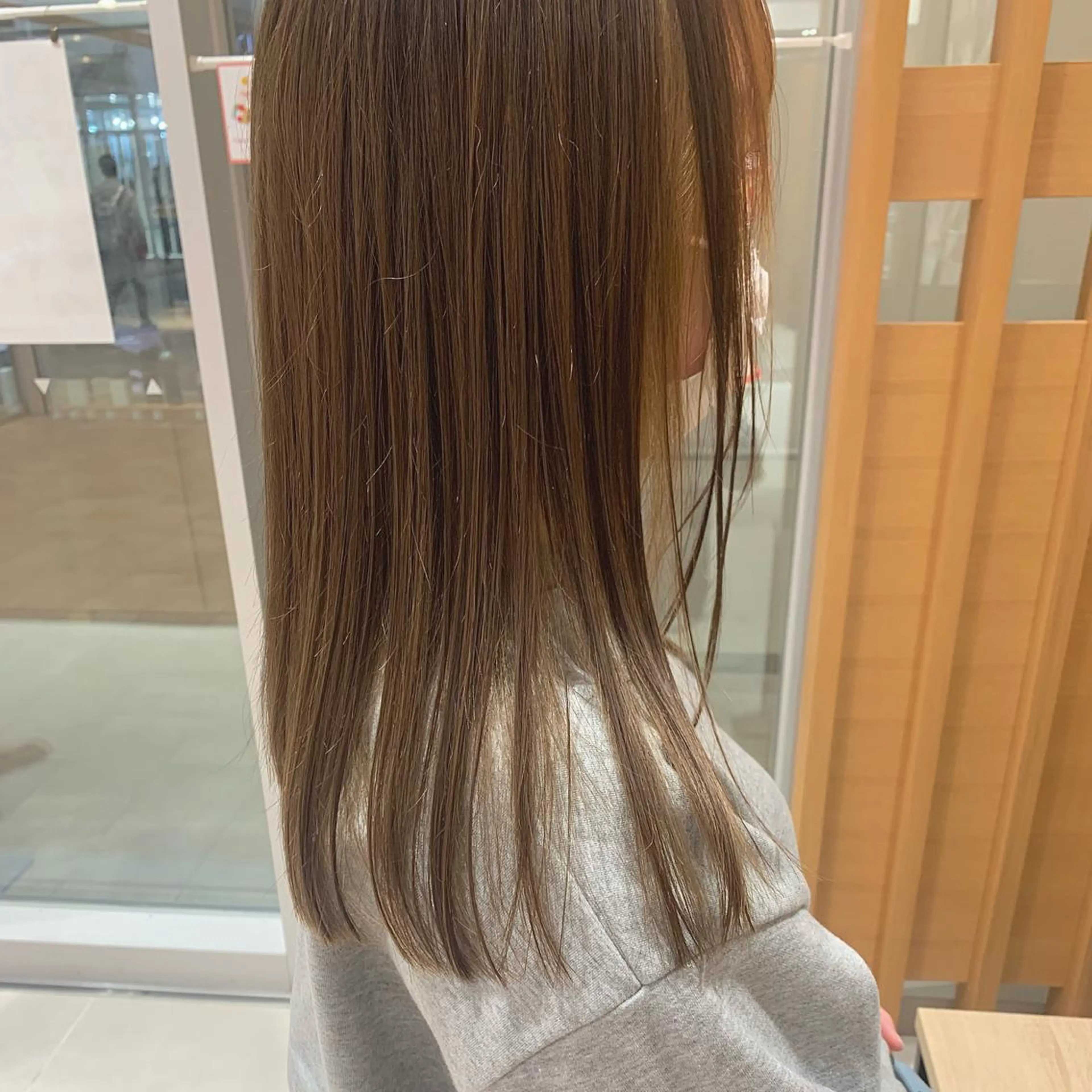 ロング カラー 下川 由貴のヘアスタイル