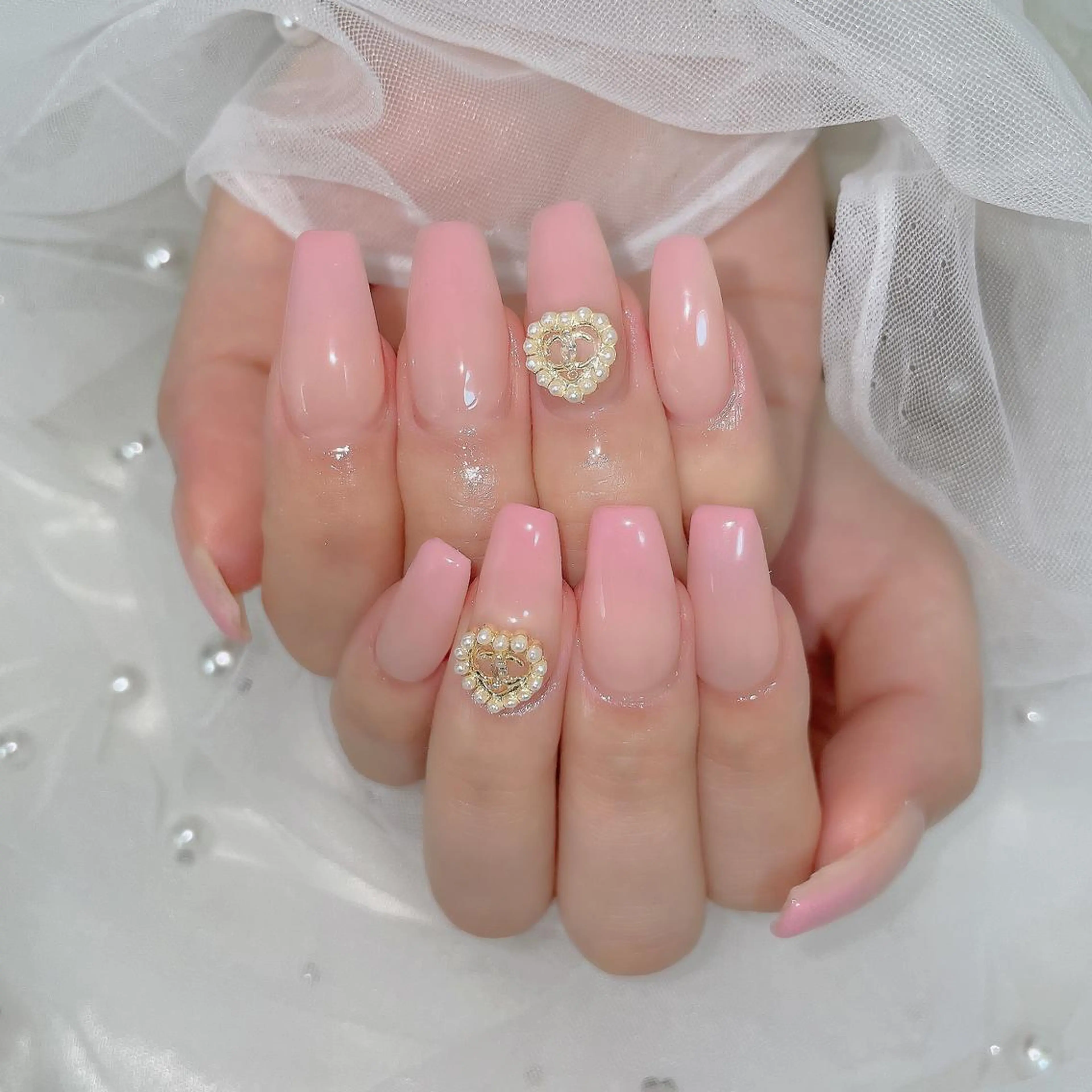 ネイル チークネイル フラッシュネイル フレンチネイル キラキラネイル 韓国ネイル ハンドネイル merci nail所属・merci nailのネイルデザイン