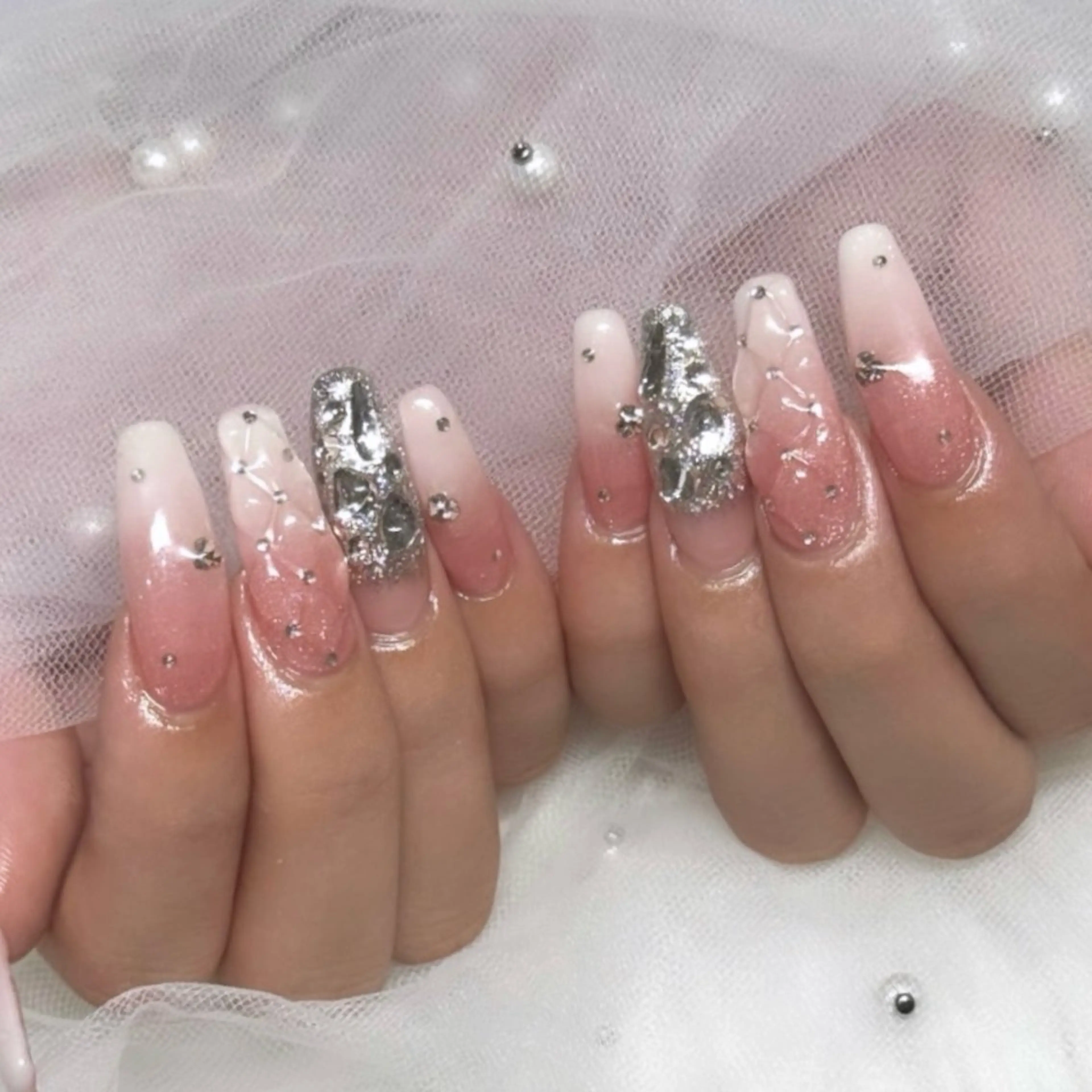 ネイル 𝘉𝘢𝘣𝘦𝘭 𝘜𝘮𝘪のネイルデザイン