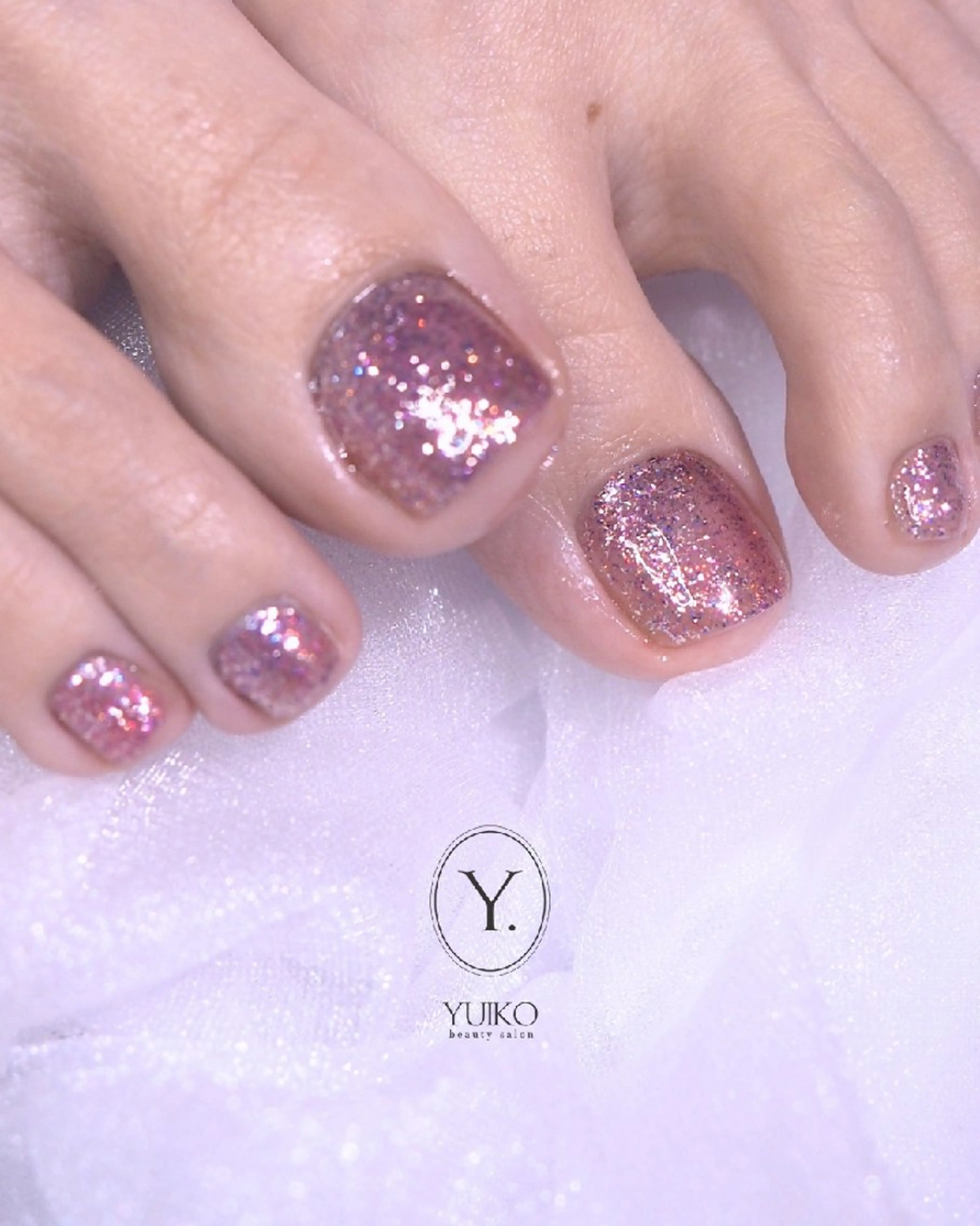 ネイル フットネイル キラキラネイル フットネイル YUIKO _nail のネイルデザイン