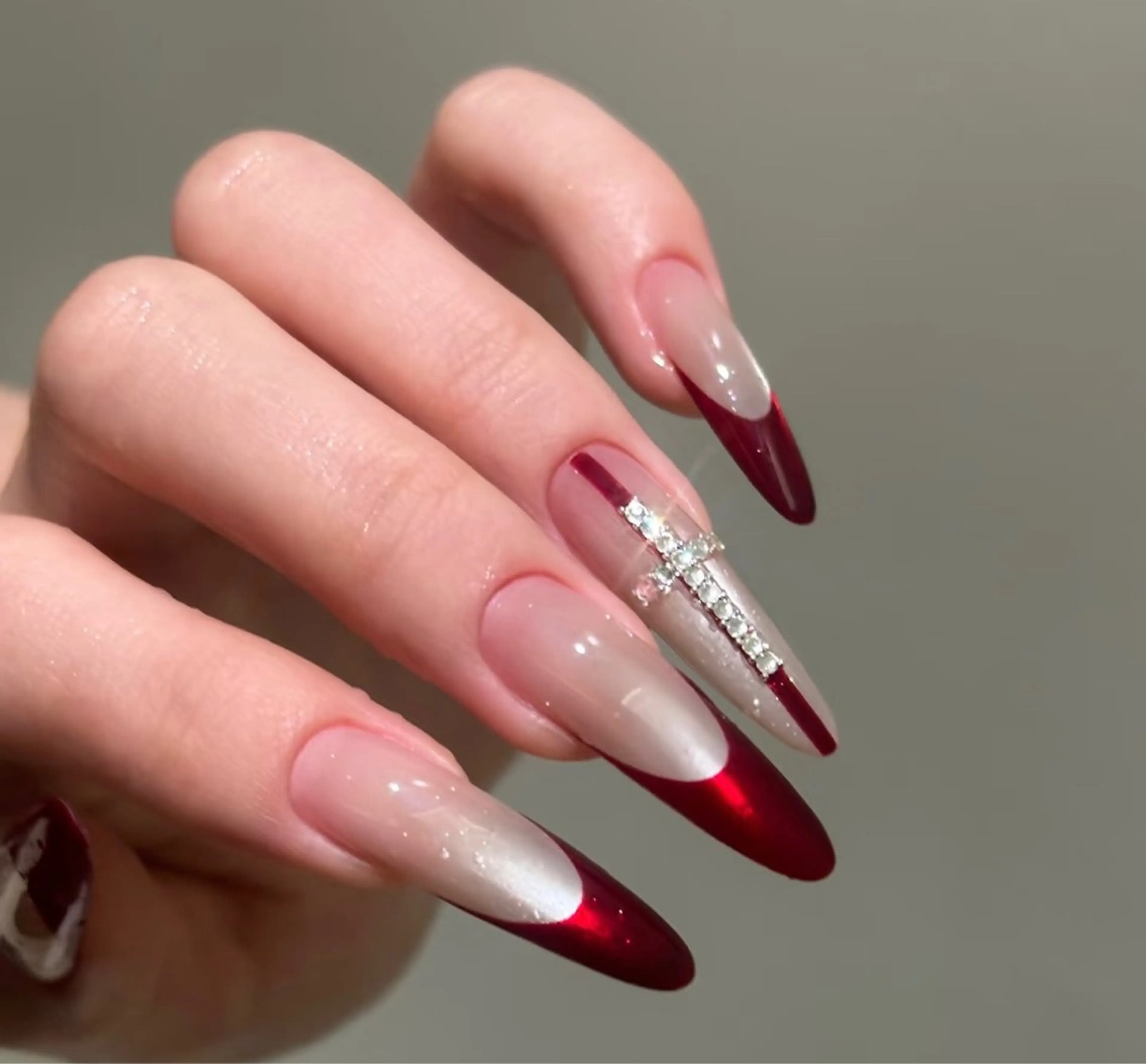 ネイル チークネイル フレンチネイル ジェルネイル ガーリー キラキラネイル ハンドネイル 高橋 雪のネイルデザイン