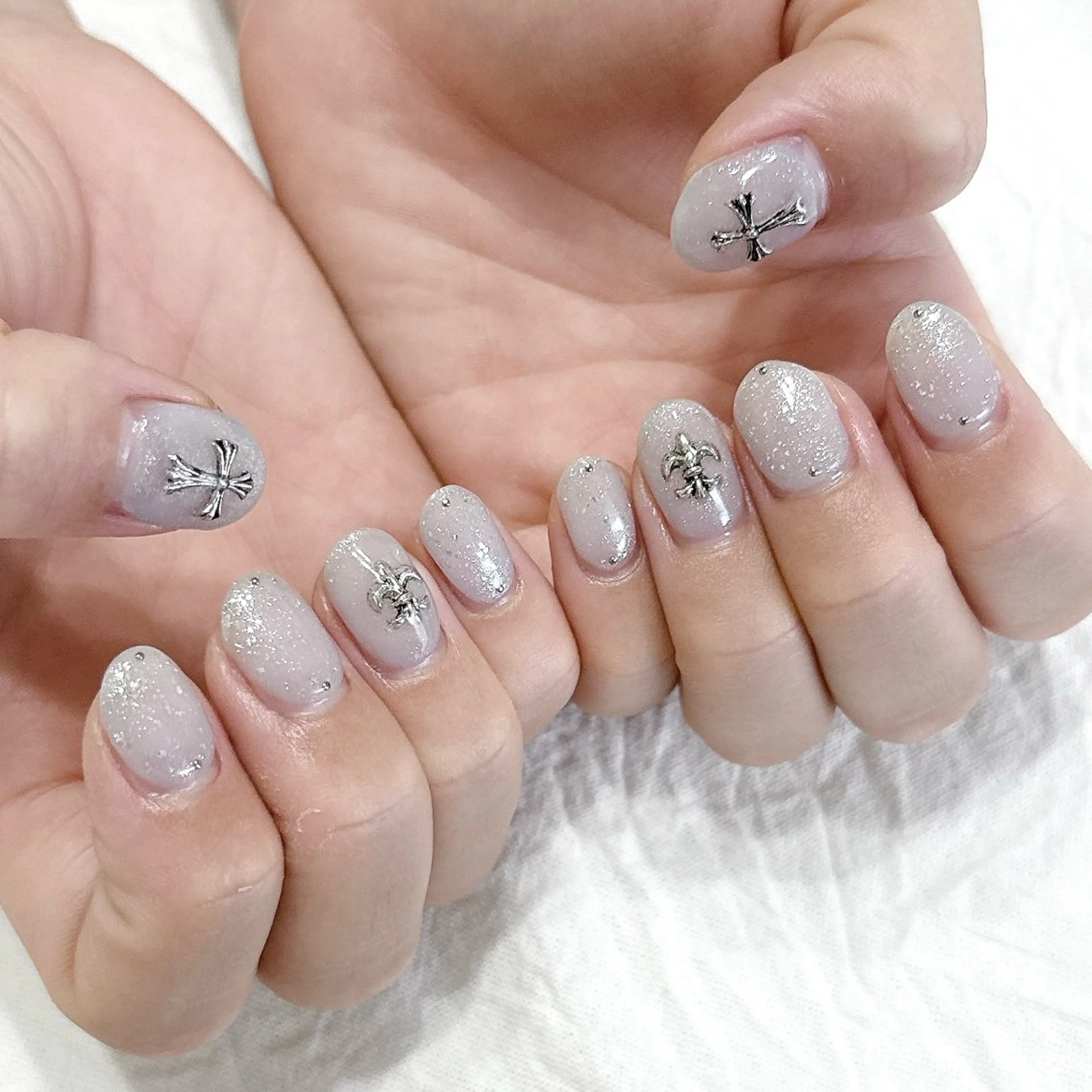 ネイル シルバー ハンドネイル peaberry nailのネイルデザイン
