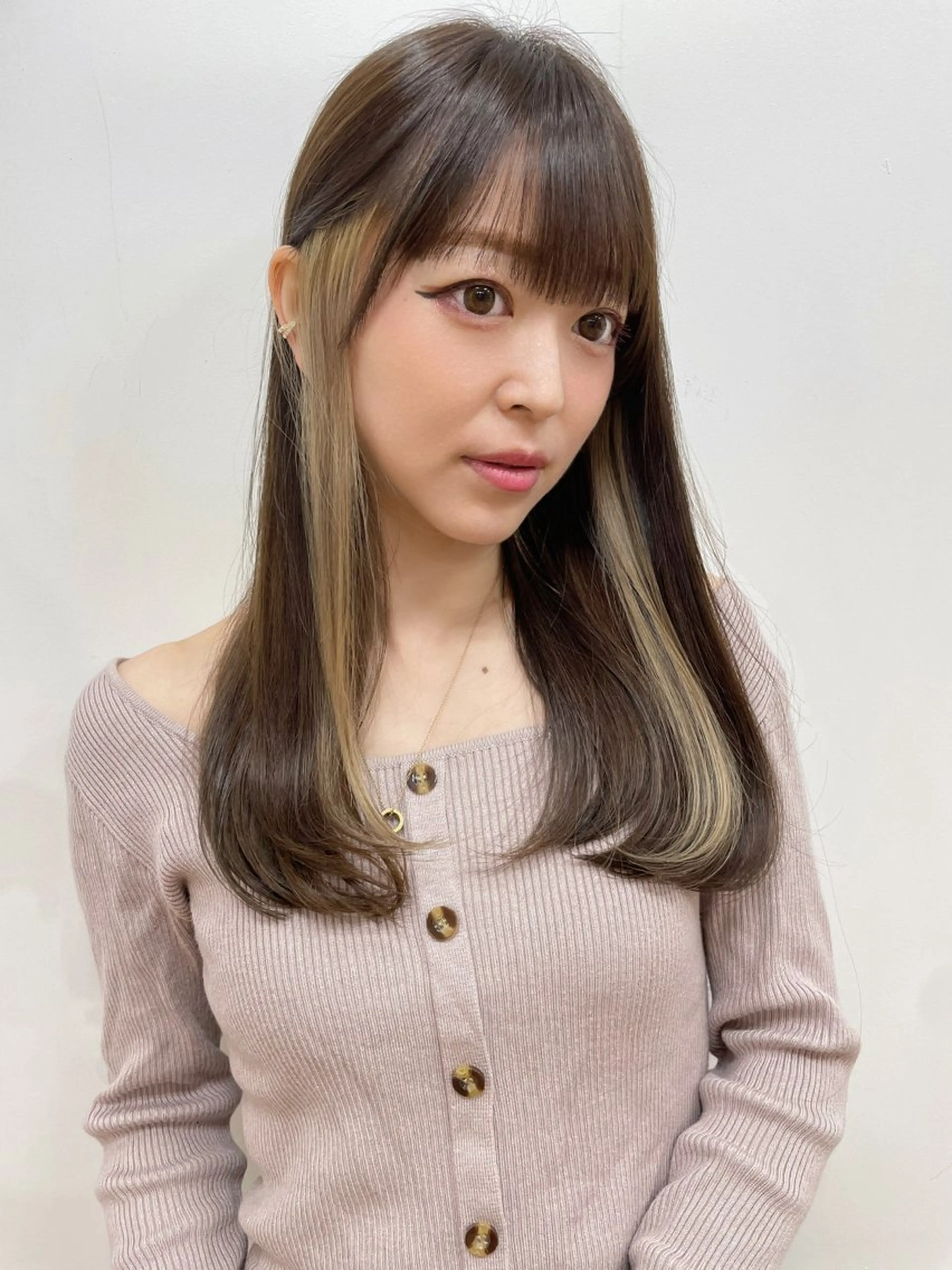 セミロング カット ヘアカラー 末田 柊希のヘアスタイル