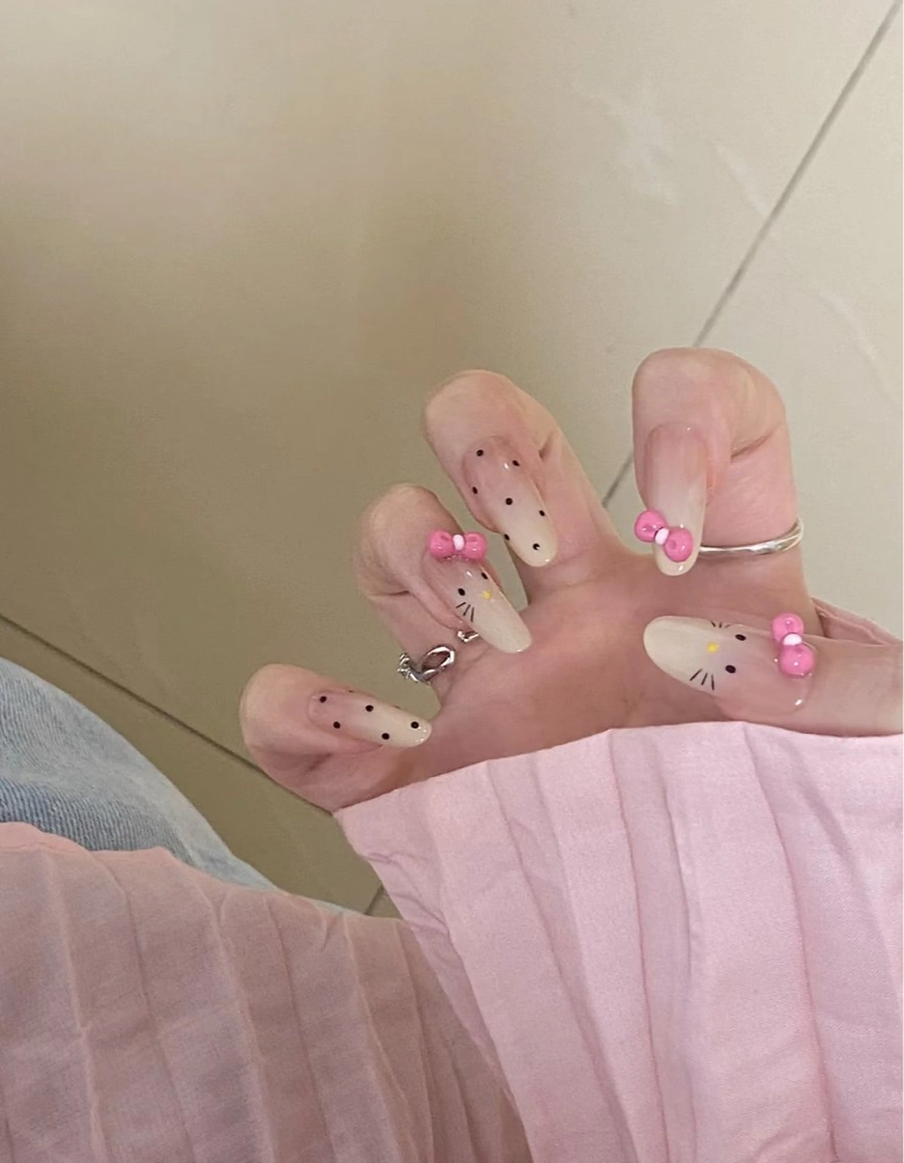 ネイル フレンチネイル グラデーション キラキラネイル 韓国ネイル マグネットネイル ハンドネイル 🎀🎀YooLi Nail Salonのネイルデザイン