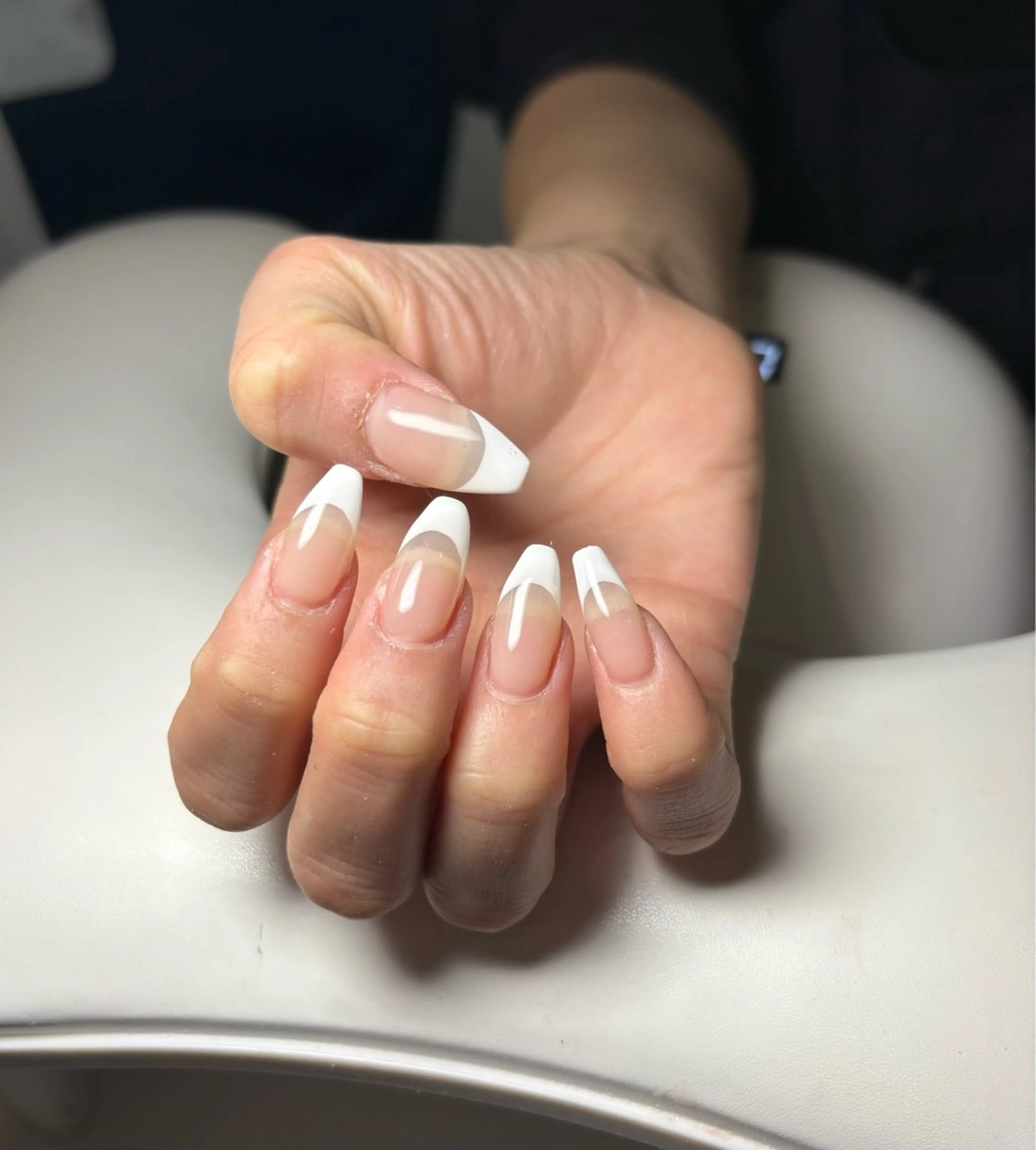 ネイル 長さ出し フレンチネイル Azur Nail所属・藤原 亜里沙のネイルデザイン