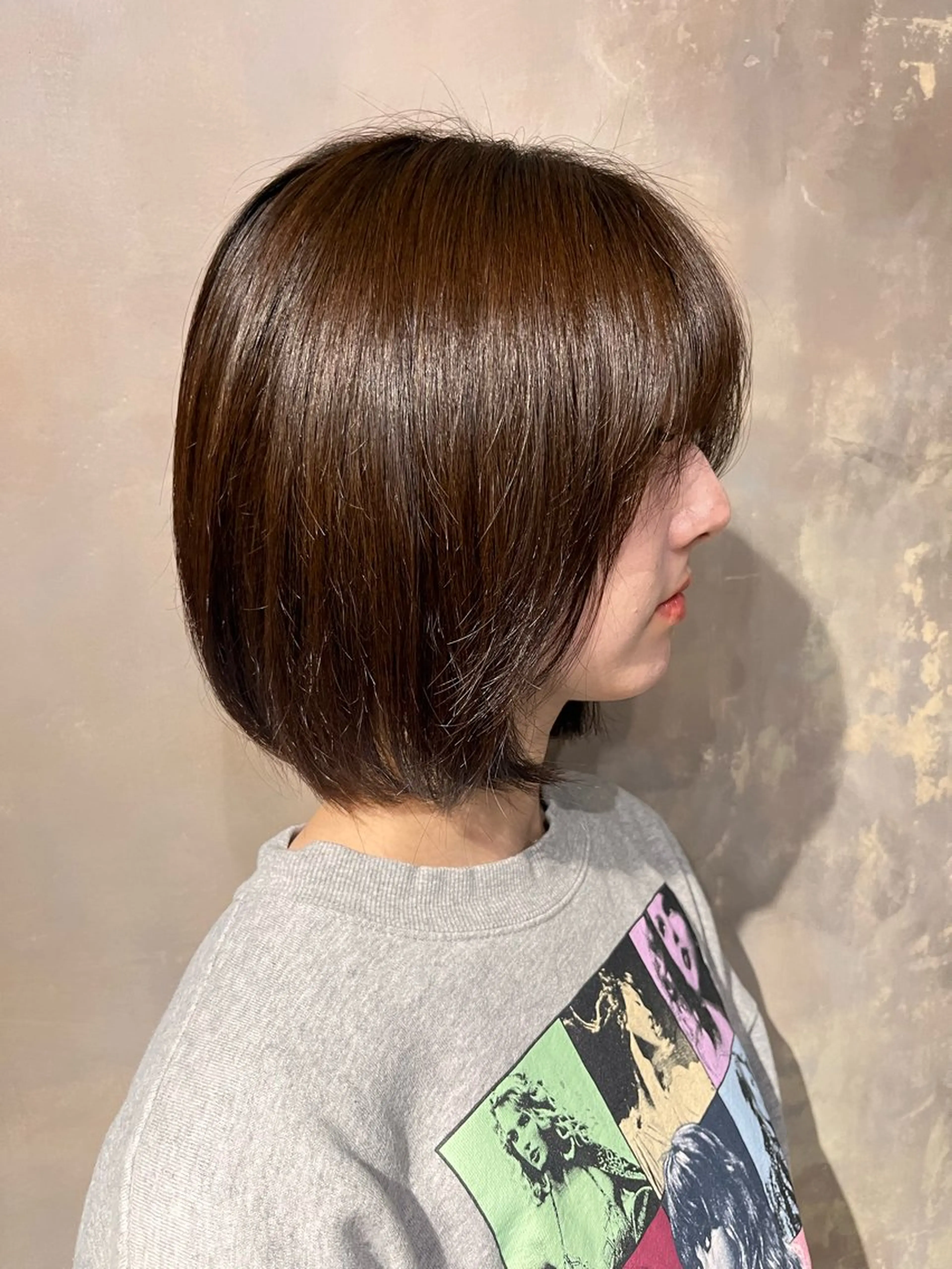 ミディアム カラー ブラウンカラー チョコレートブラウン 新開 さらのヘアスタイル