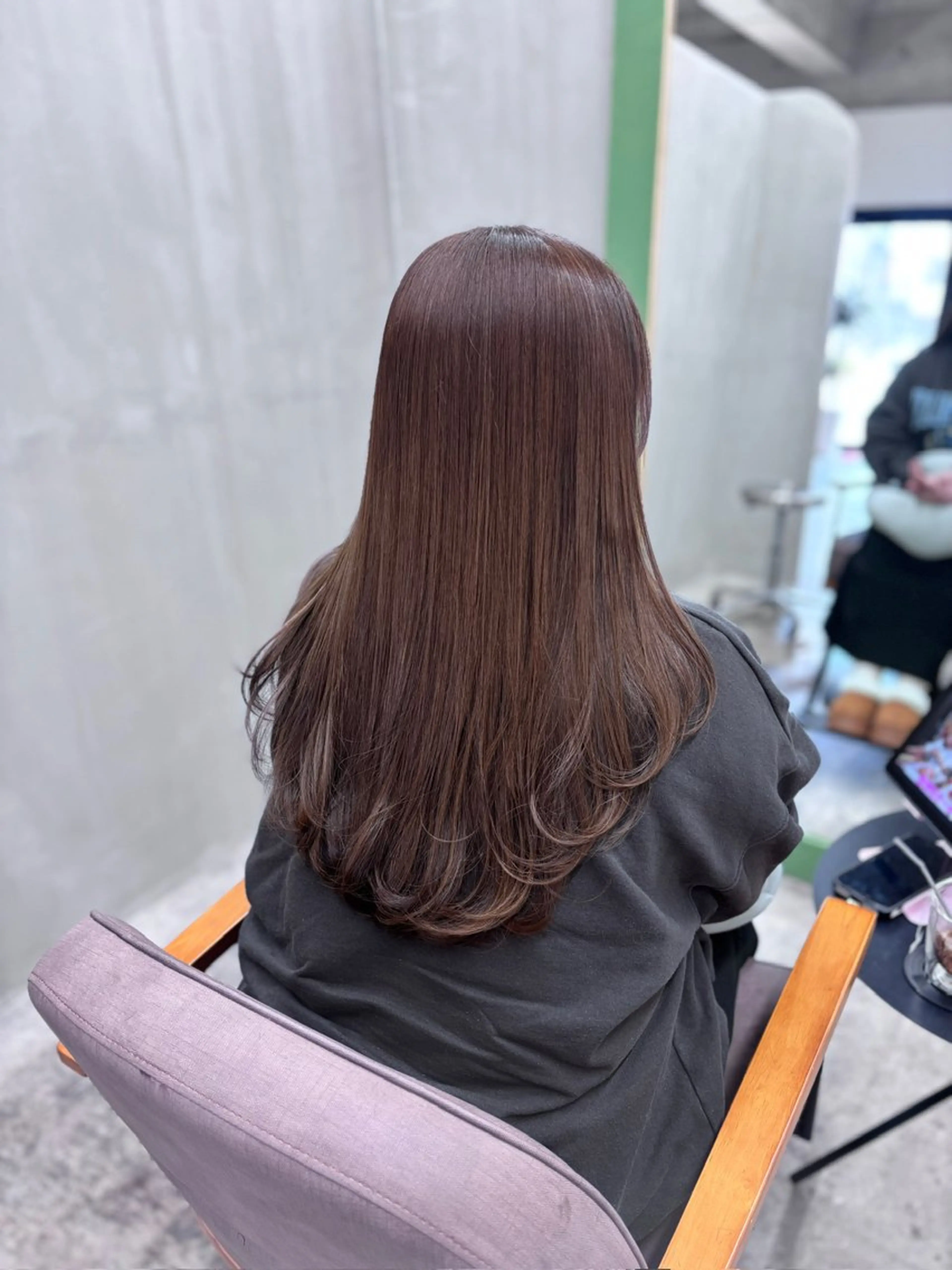 ロング カット ヘアカラー ILObymiloc ナナカのヘアスタイル