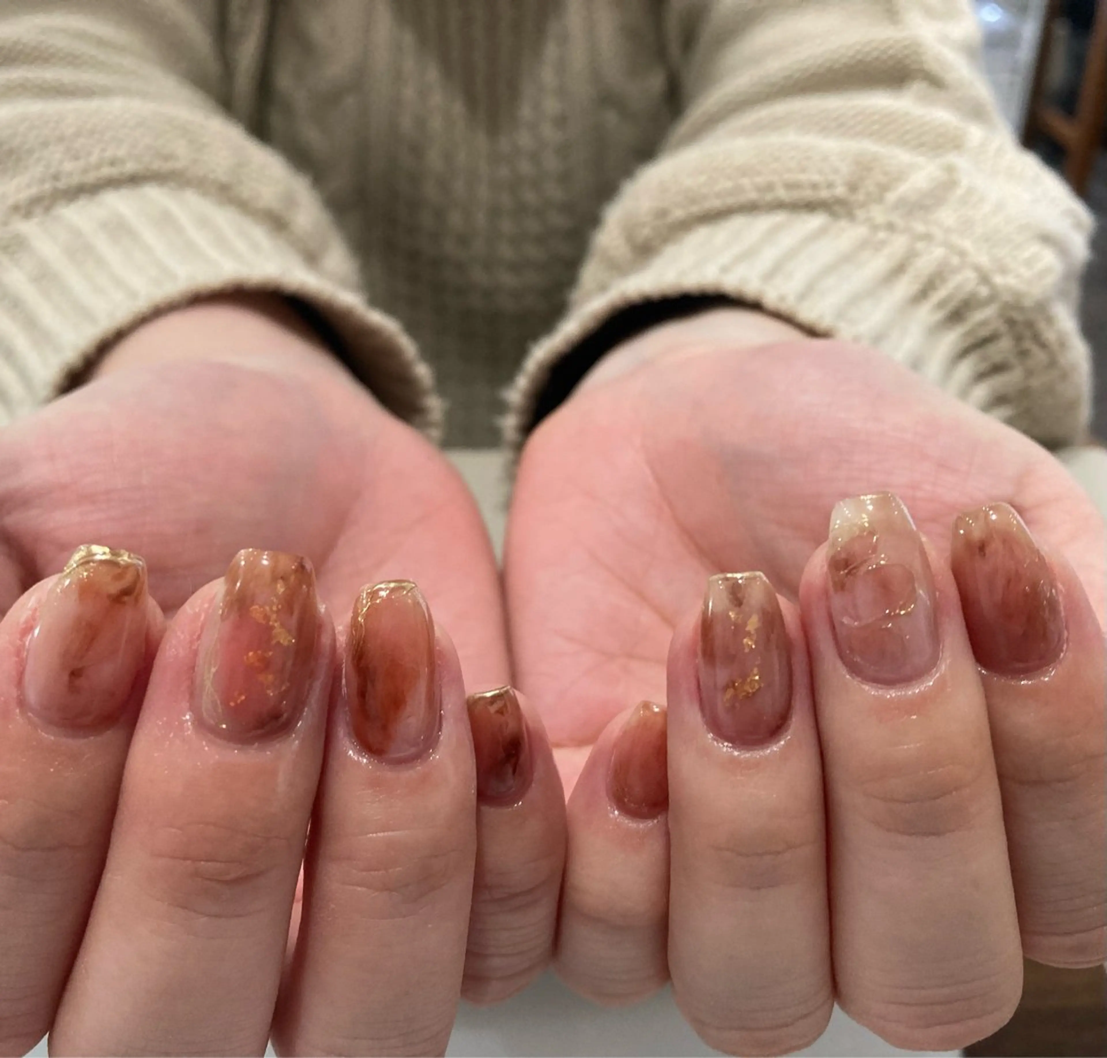 ネイル ブラウン ニュアンスネイル ピンク 赤色 Yarm As Etelのネイルデザイン