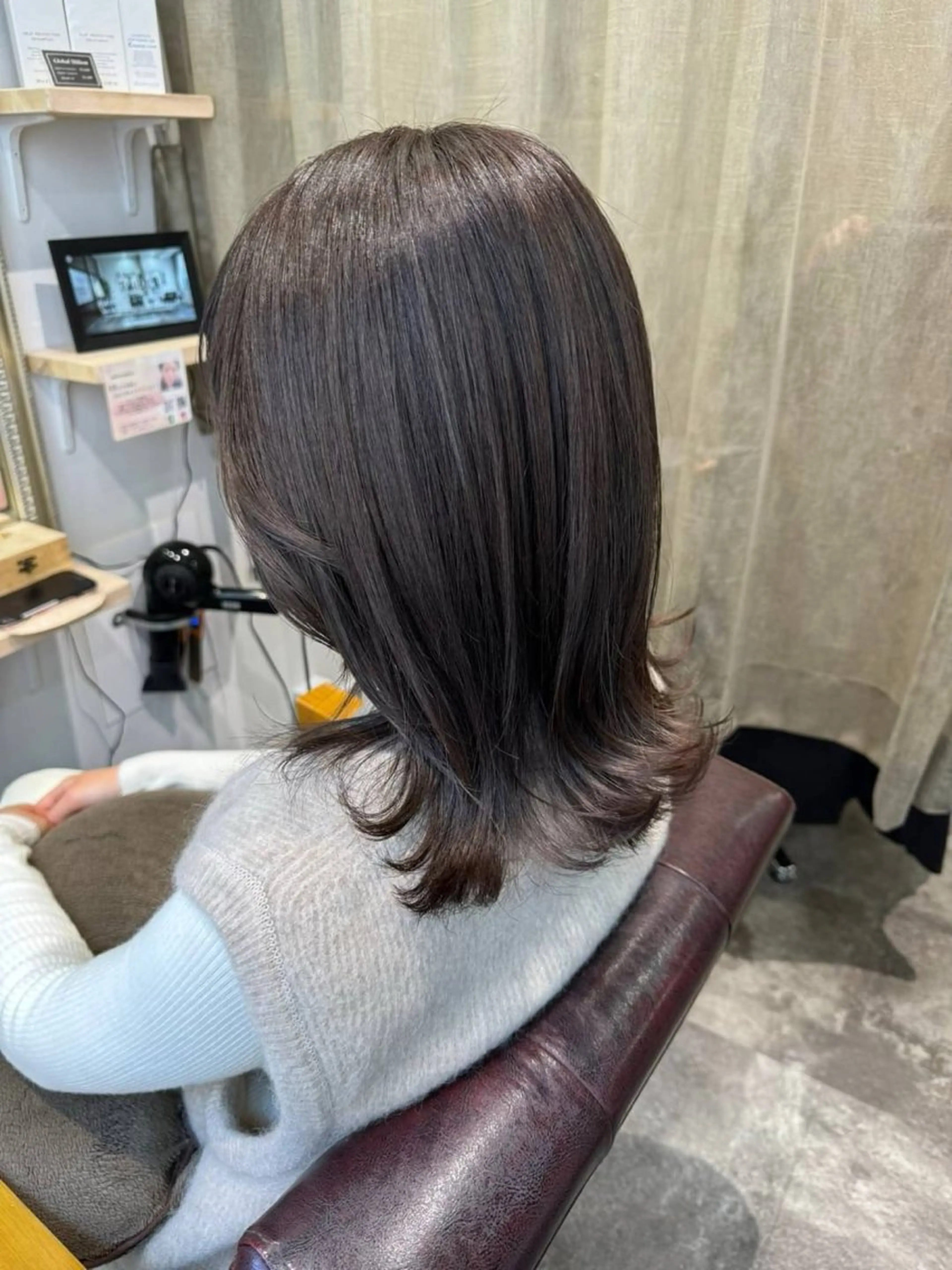 セミロング カラー est-r. Hinanoのヘアスタイル