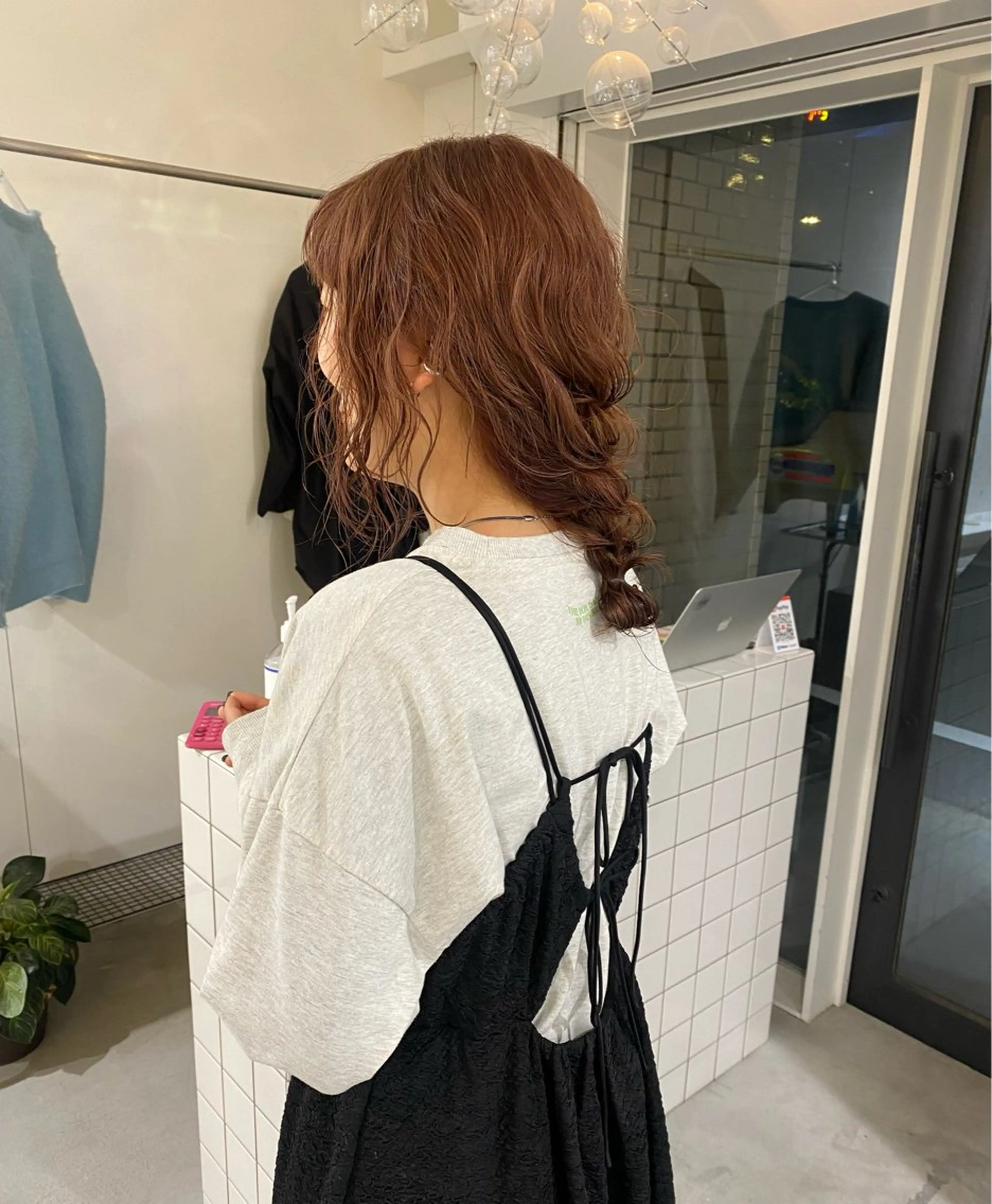 ミディアム toko / ブリーチなしカラーのヘアスタイル