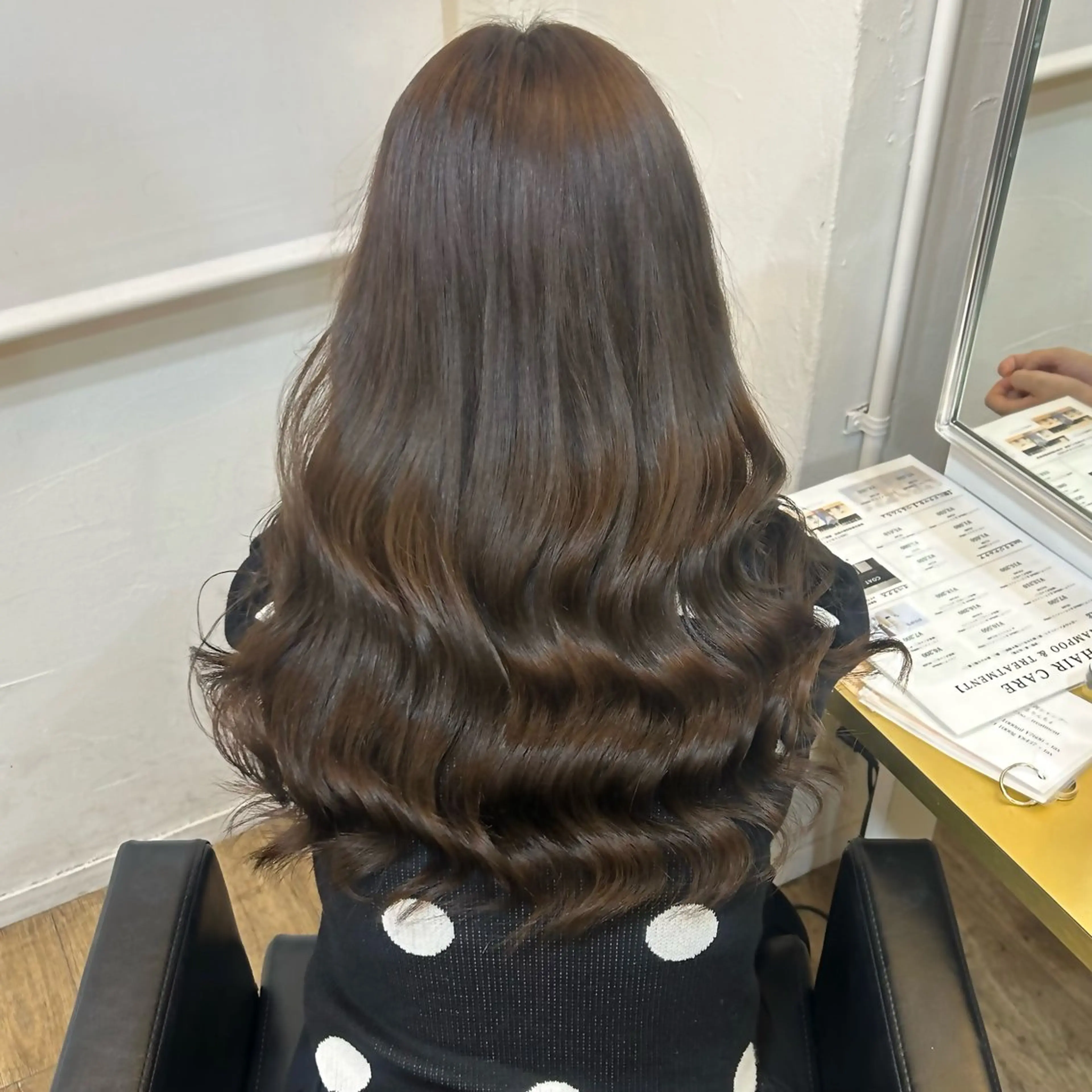 ロング カラー ベージュカラー ブリーチ ブラウンカラー チョコレートブラウン 透明感カラー カット ヘアカラー トリートメント ブリーチなしベージュ /ヘアセット/ミユのヘアスタイル