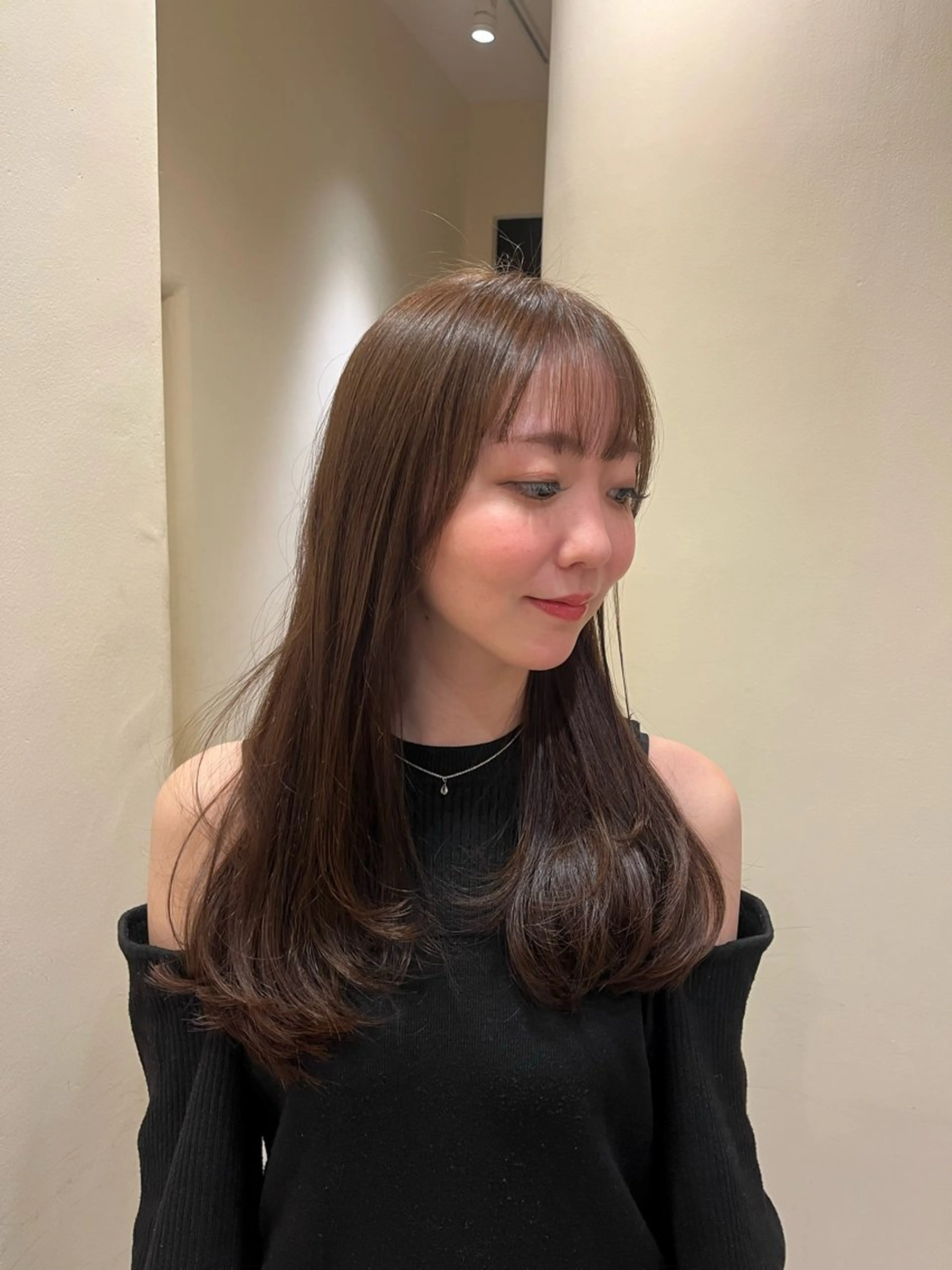 セミロング レイヤーカット MISTEROMA所属・柴田 葉月のヘアスタイル