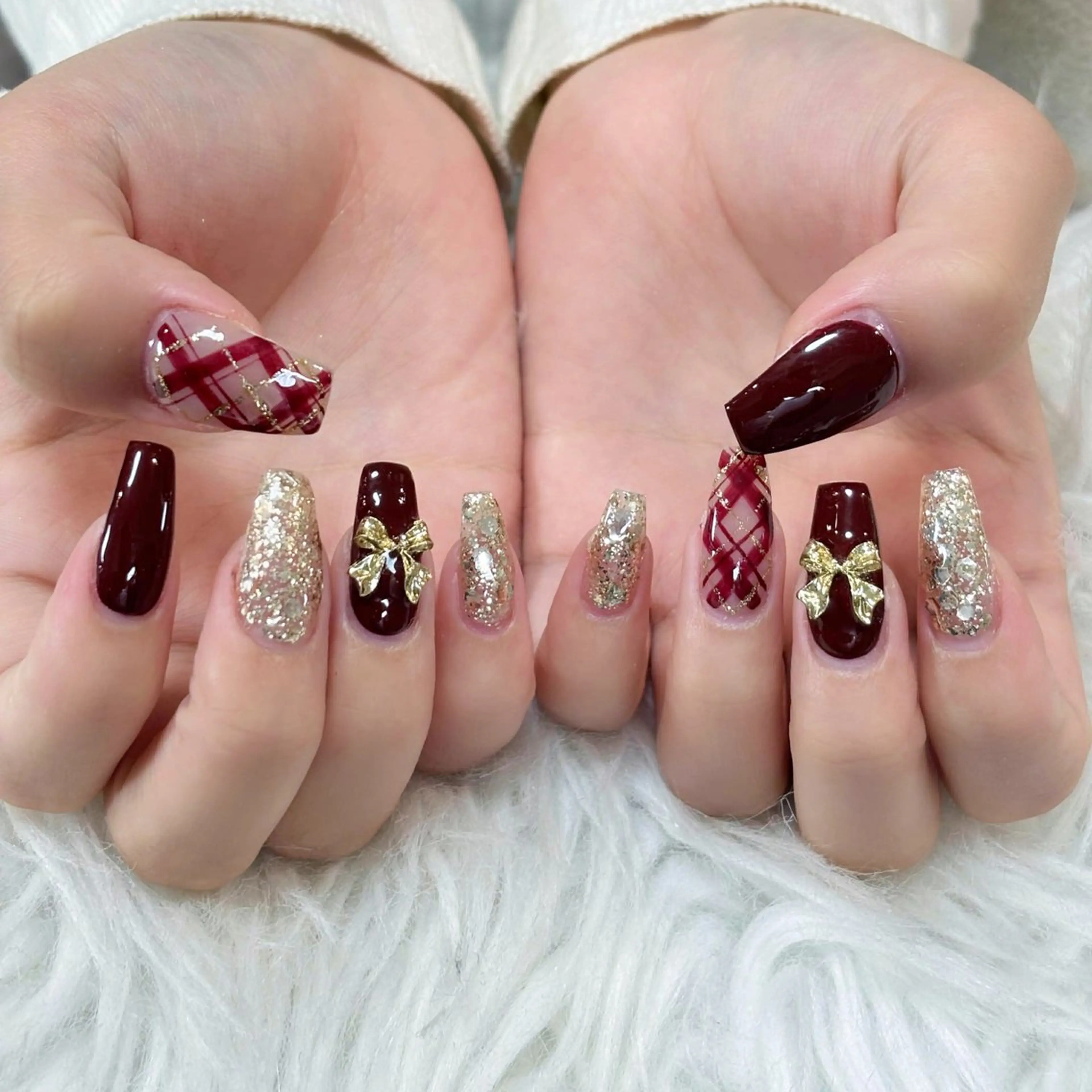 ネイル オーロラネイル ボルドー ブラウン 氷ネイル・うるうるネイル キラキラネイル Julli NailStudioのネイルデザイン