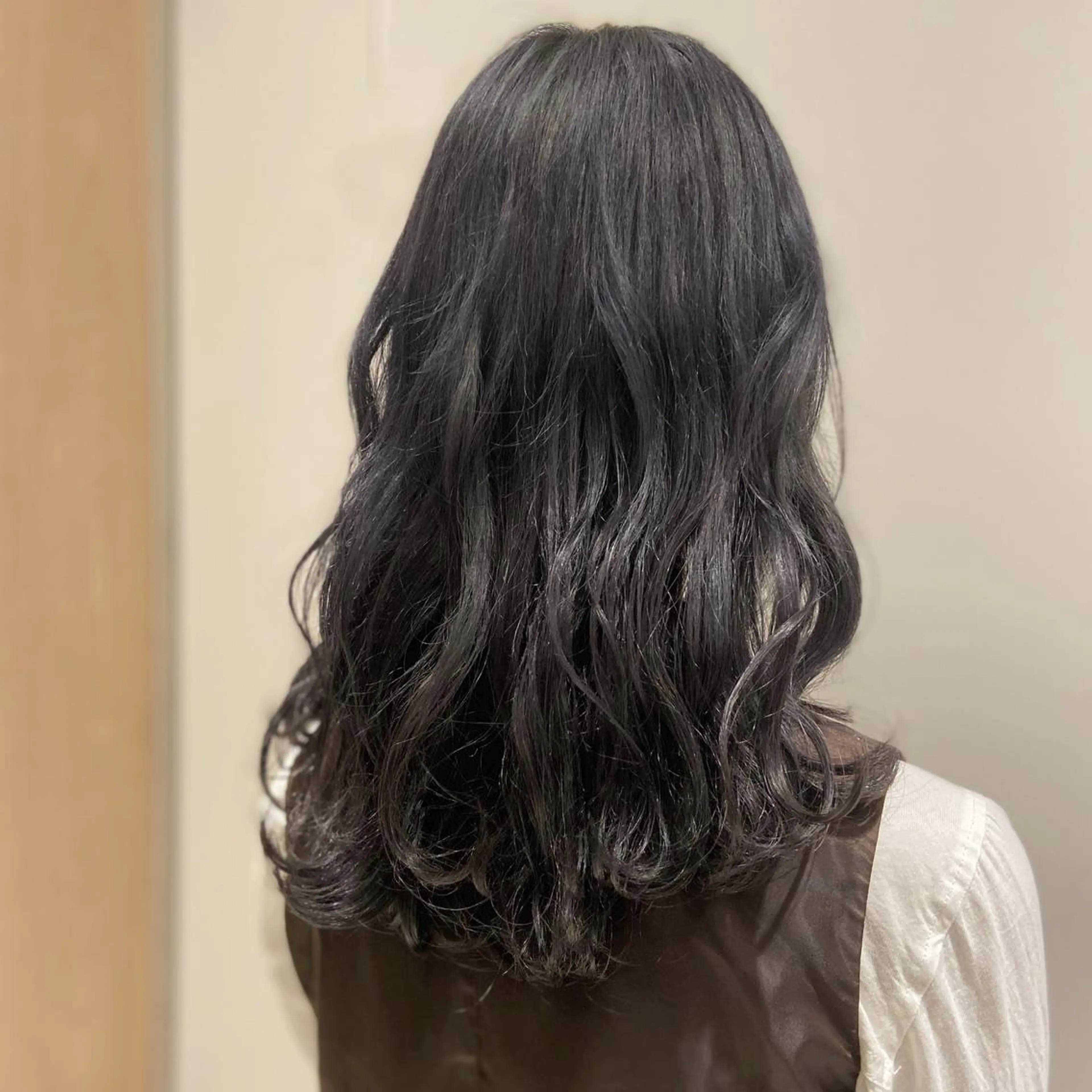 ロング カラー カジュアルを女っぽく 𝗮𝘆𝗮𝗰𝗼のヘアスタイル