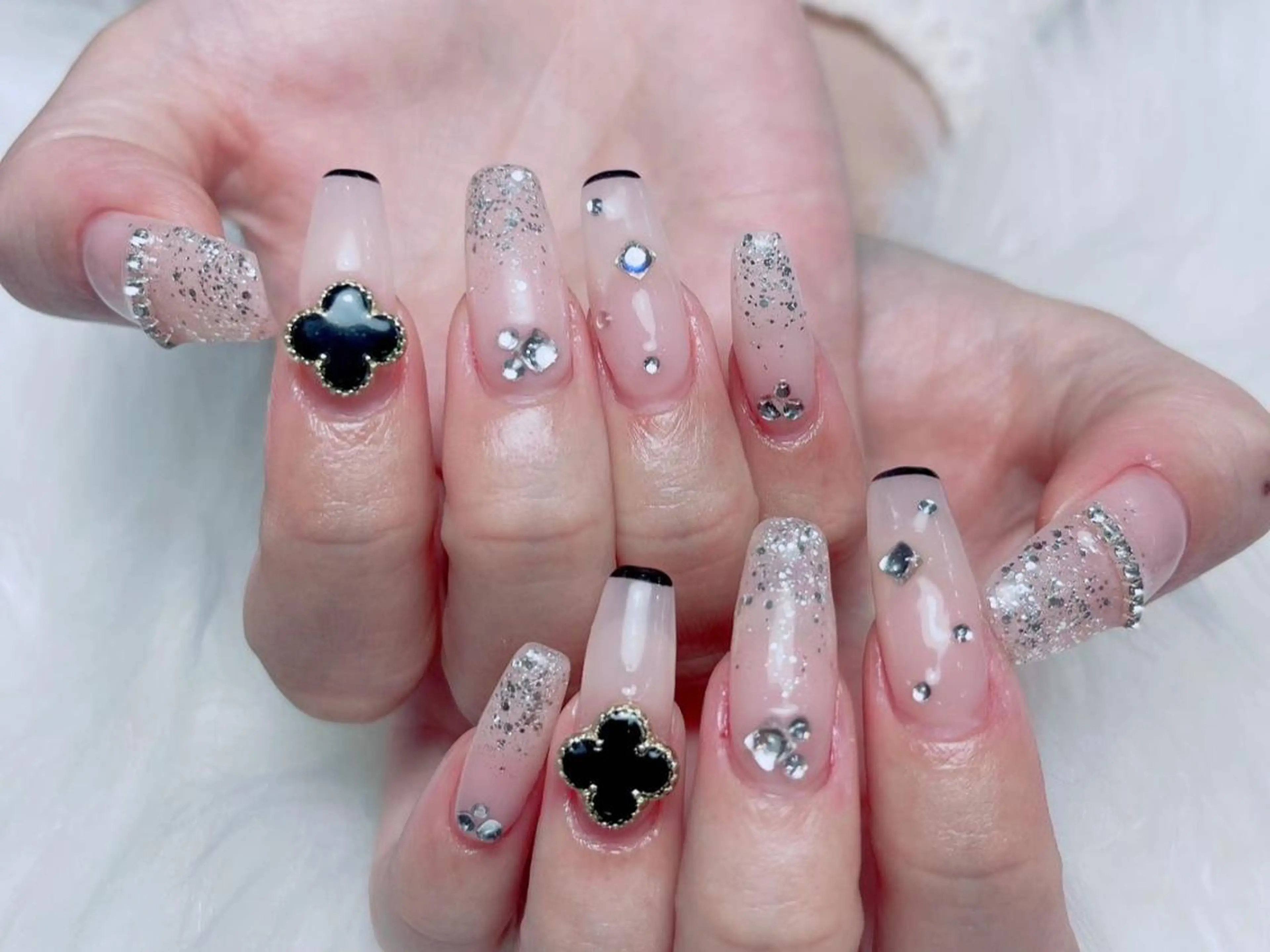 ネイル Elegant beautyシュルイのネイルデザイン