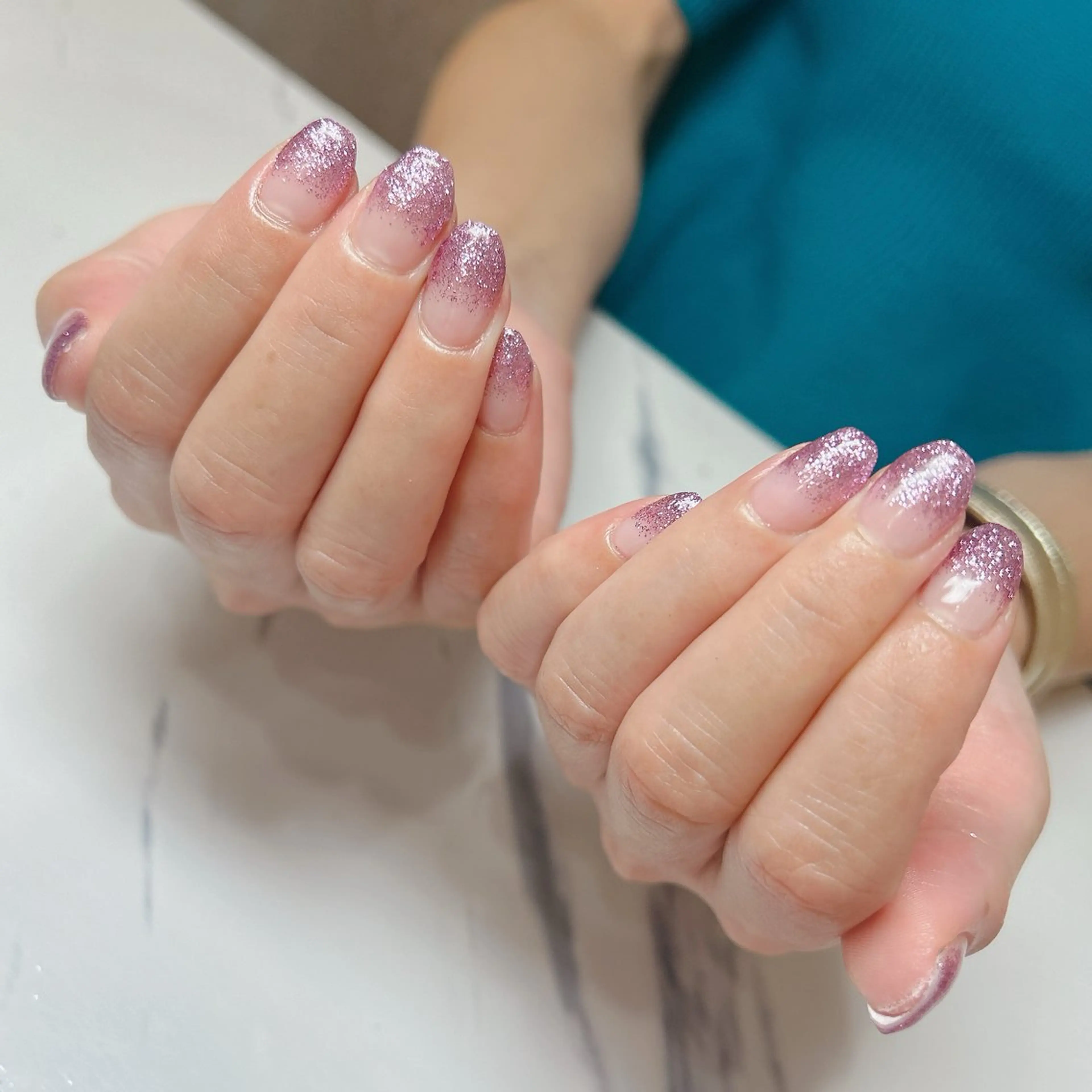 ネイル グラデーション ラメ(グリッター) ラメグラデーション 大内 祐里佳のネイルデザイン