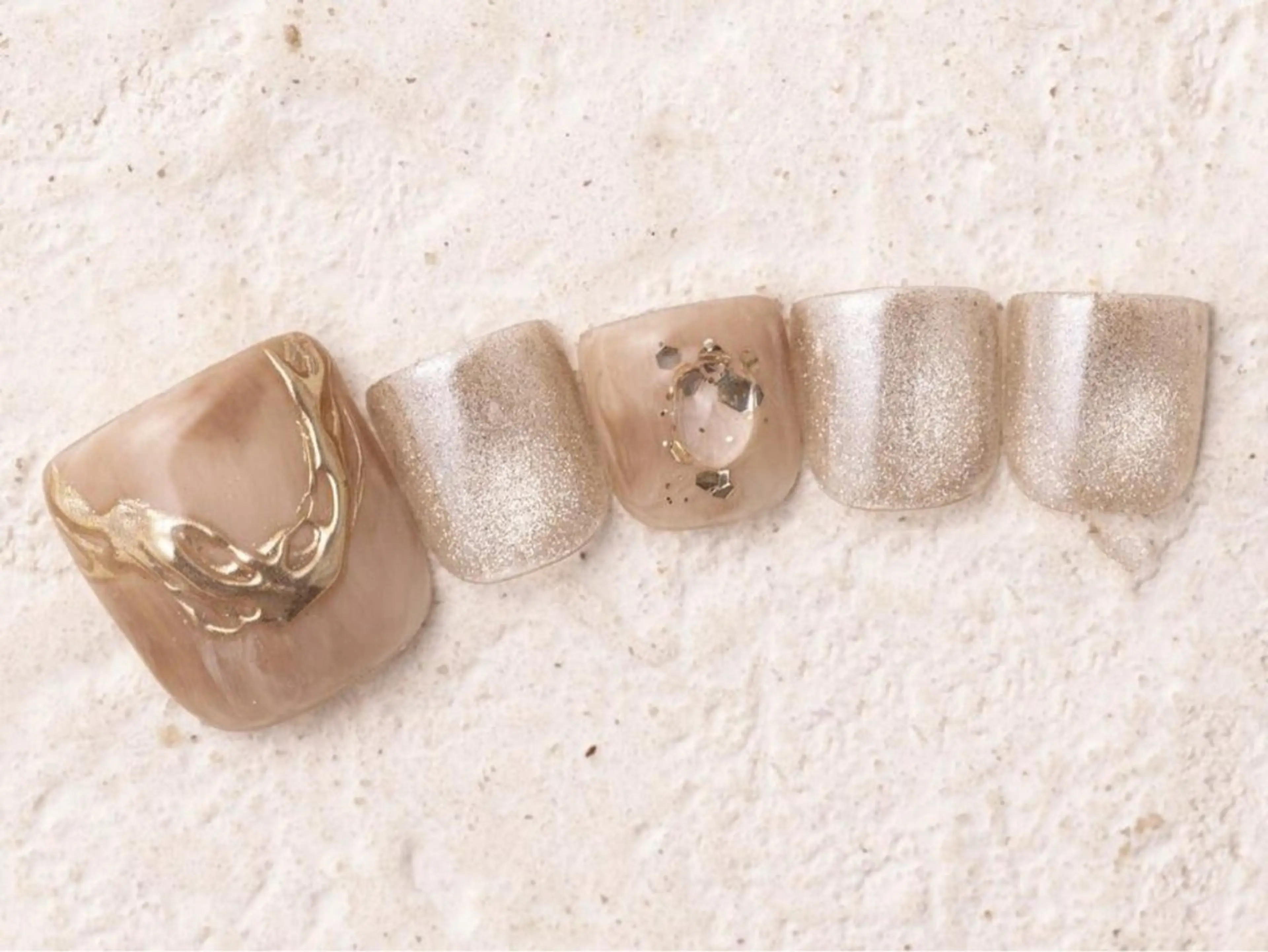 ネイル オーロラネイル 長さ出し フレンチネイル ジェルネイル ガラスフレンチ フットネイル Rela・S NAILのネイルデザイン