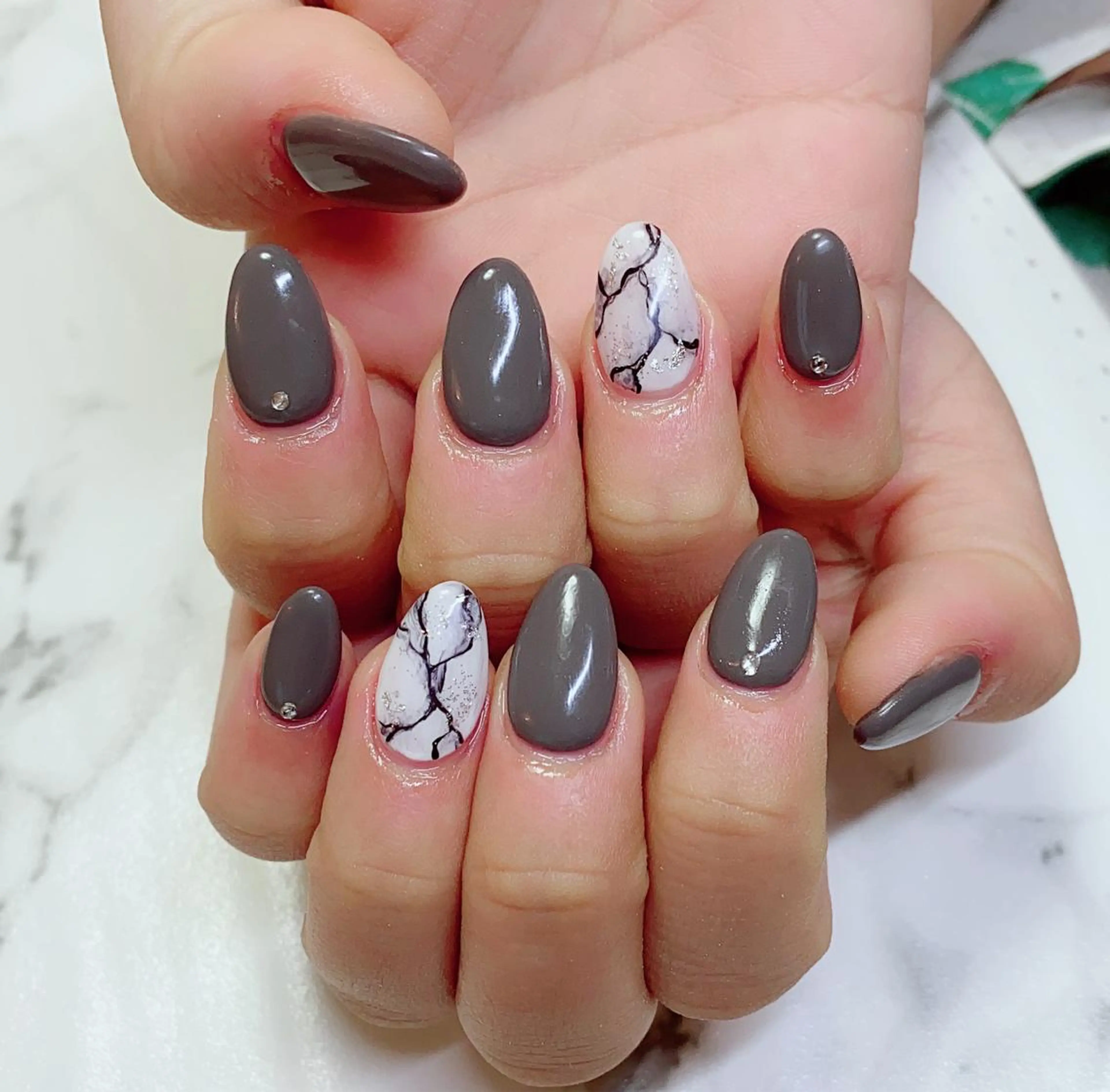 カラー ネイル アートネイル 長さ出し 大理石ネイル(マーブル) Q Free nailsのネイルデザイン