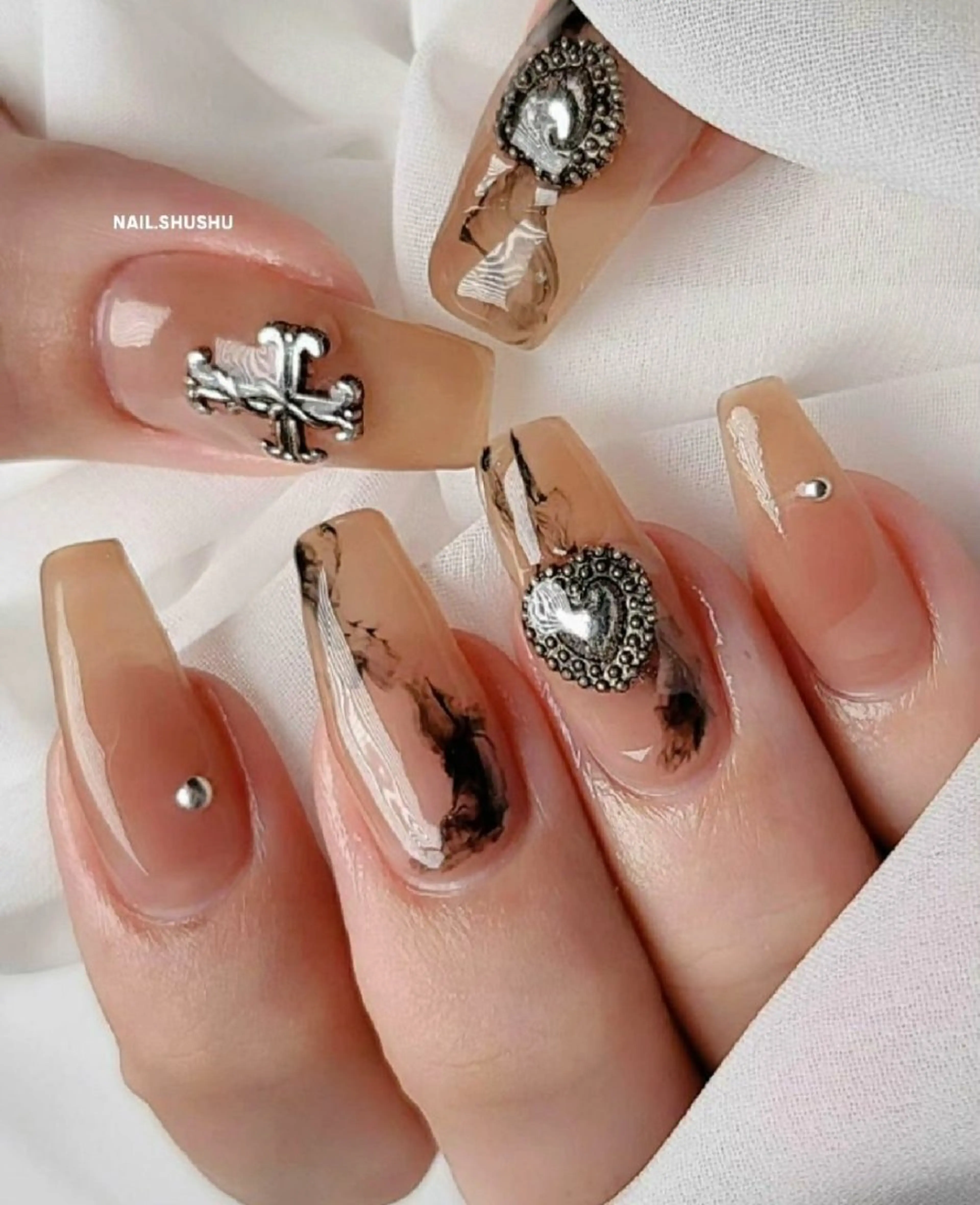 ネイル 持ち込み ニュアンスネイル ワンカラーネイル シンプルネイル 3dパーツ/流行り 👧shushu❤️のネイルデザイン